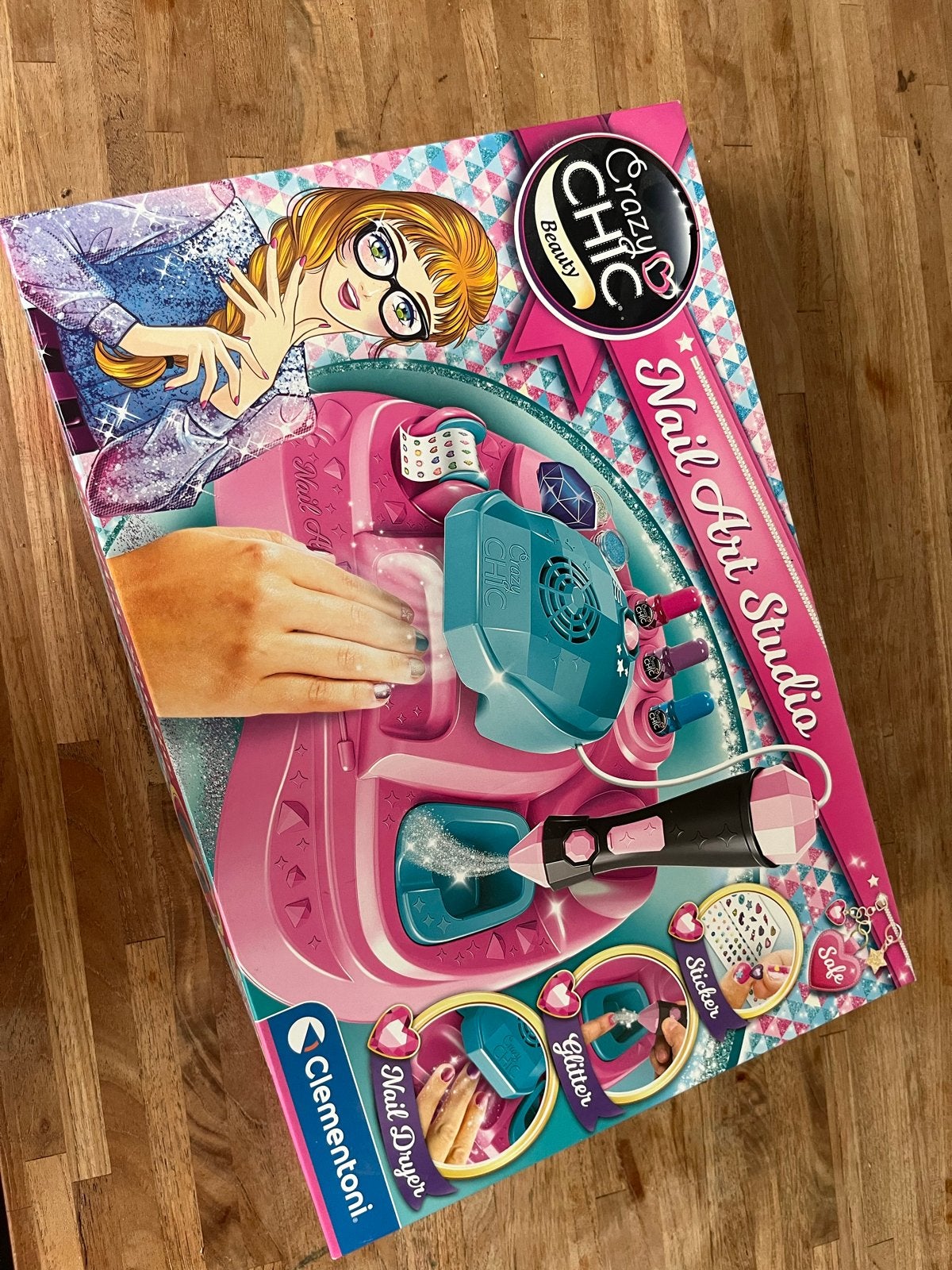 Clementoni Crazy Chic Nail Art Studio - Zo goed als nieuw, Ophalen of Verzenden, Zo goed als nieuw, Knutselen