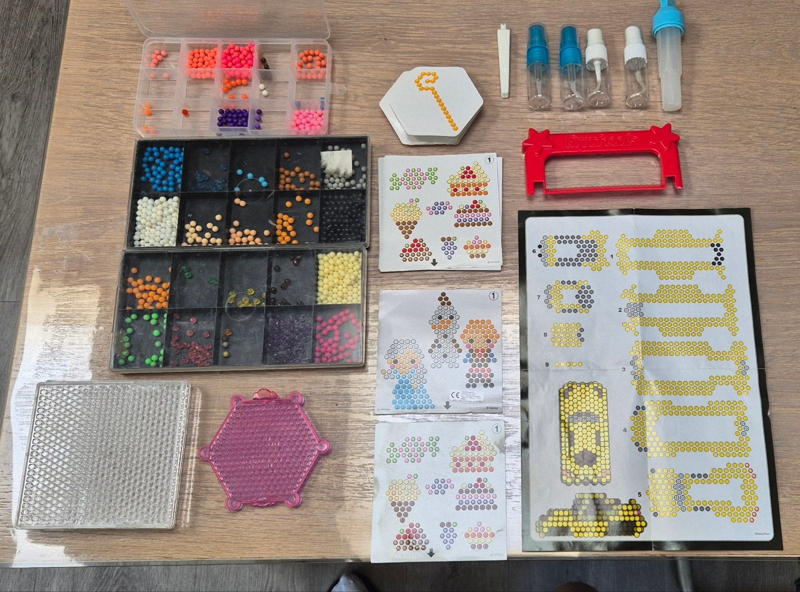 Grote set Aquabeads / waterparels met accessoires, Ophalen, Gebruikt, Knutselen