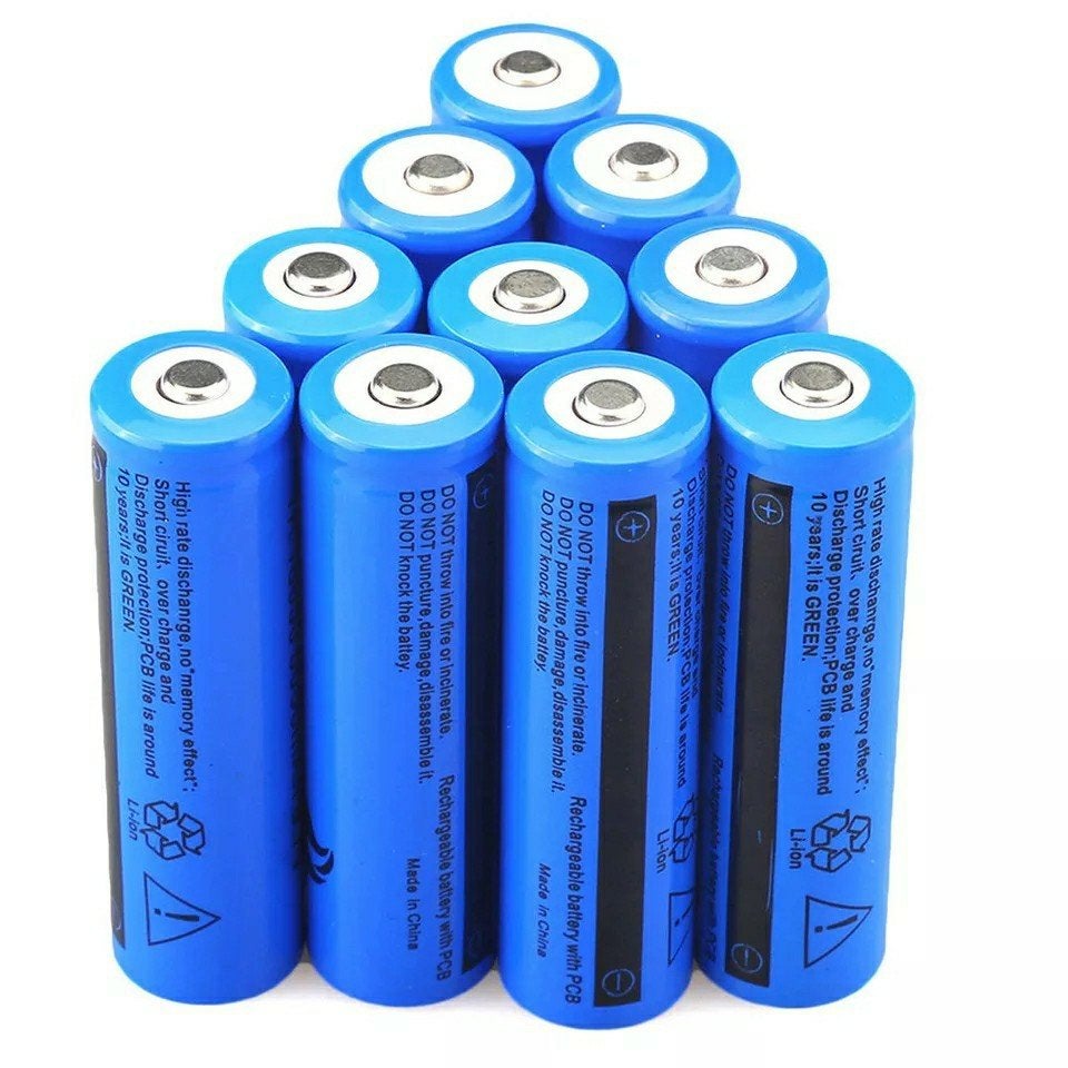 Te koop 3.7 Volt batterij type 18650 geschikt voor led lampe, Ophalen of Verzenden, Nieuw, Oplaadbaar