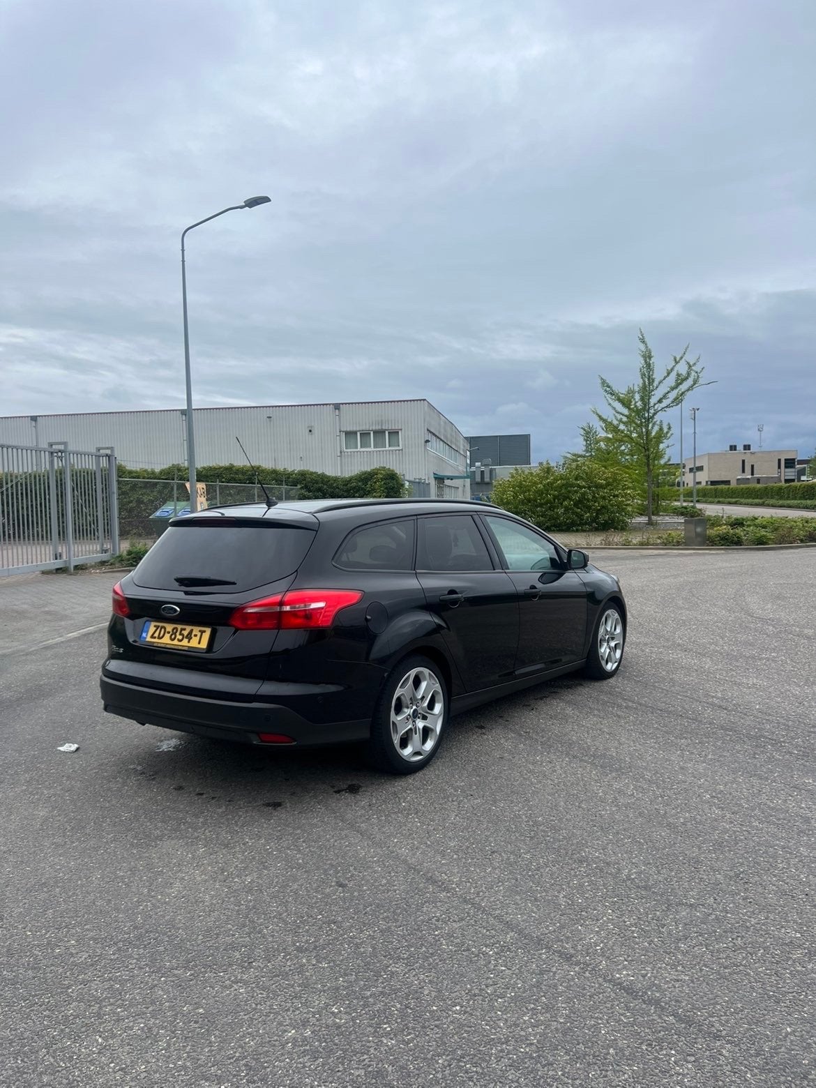 Ford Focus 1.5 Tdci 88KW Wagon Powershift 2015 Zwart, 1288 kg, 4 cilinders, Zwart, Particulier