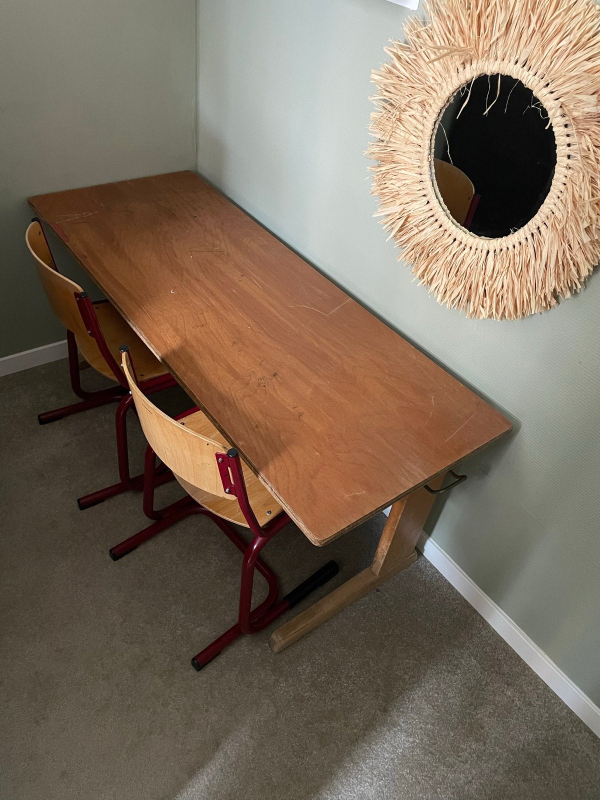 Vintage kinderbureau met 2 stoeltjes (3-6 jaar), Kinderen en Baby's, Kinderkamer | Tafels en Stoelen, Ophalen, Gebruikt, Tafel(s) en Stoel(en)