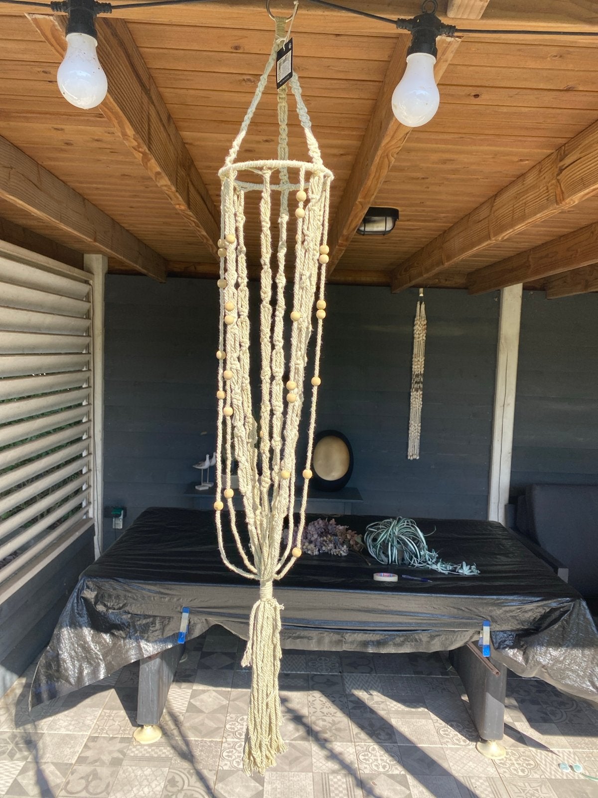 Macramé plantenhanger met houten kralen (groen), Gebruikt, Beige, Boho, Ophalen of Verzenden