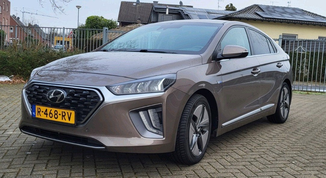 Hyundai IONIQ 1.6 GDI Blue HEV 141 pk DCT 2019 Grijs, Auto's, Hyundai, 750 kg, Leder, 75 €/maand, IONIQ