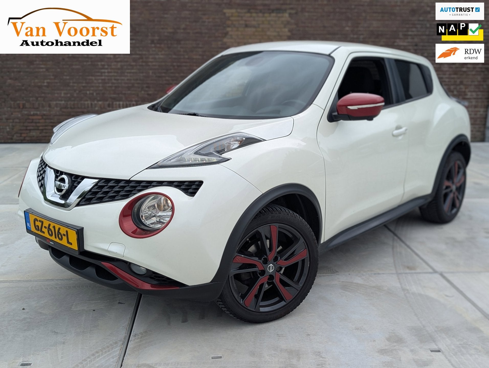 Nissan Juke 1.2 DIG-T dealer o.h. apk navigatie luxe!, Auto's, Voorwielaandrijving, 116 pk, Wit, Origineel Nederlands