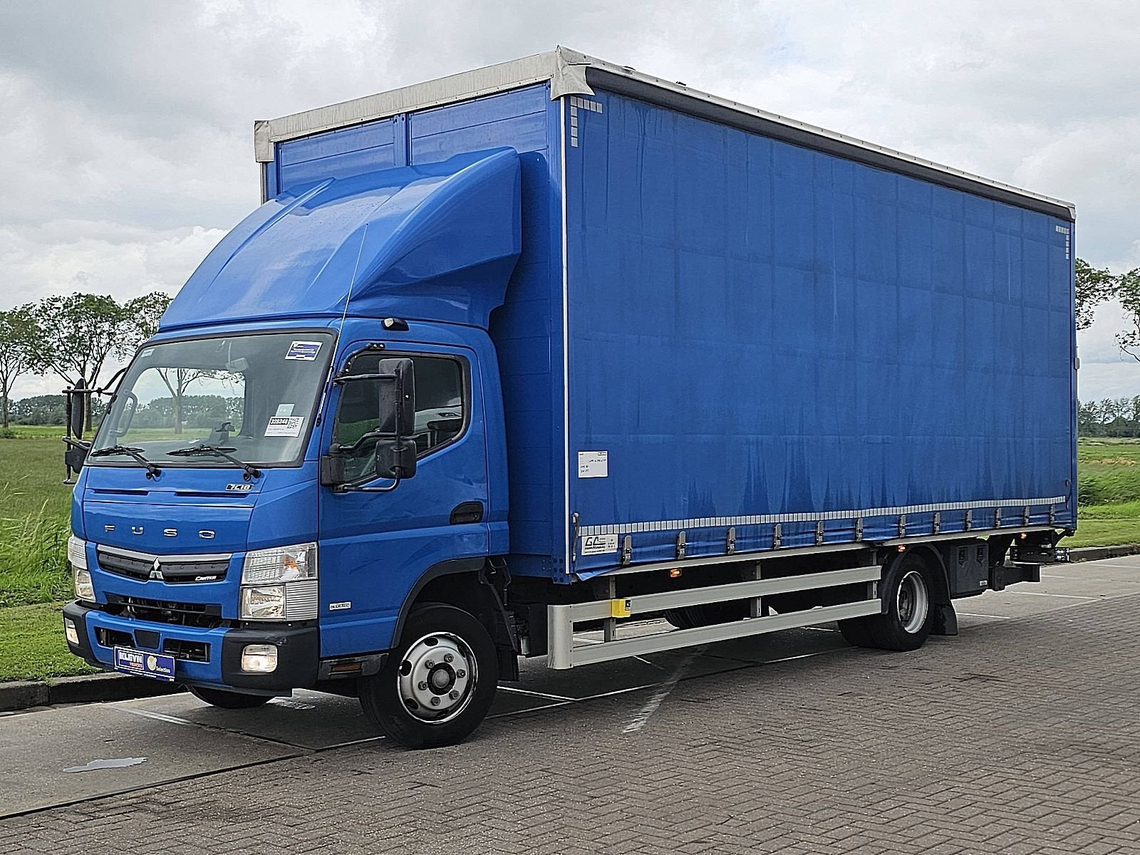 FUSO CANTER 7C18 manual airco lift, Euro 6, Blauw, Bedrijf, 175 pk
