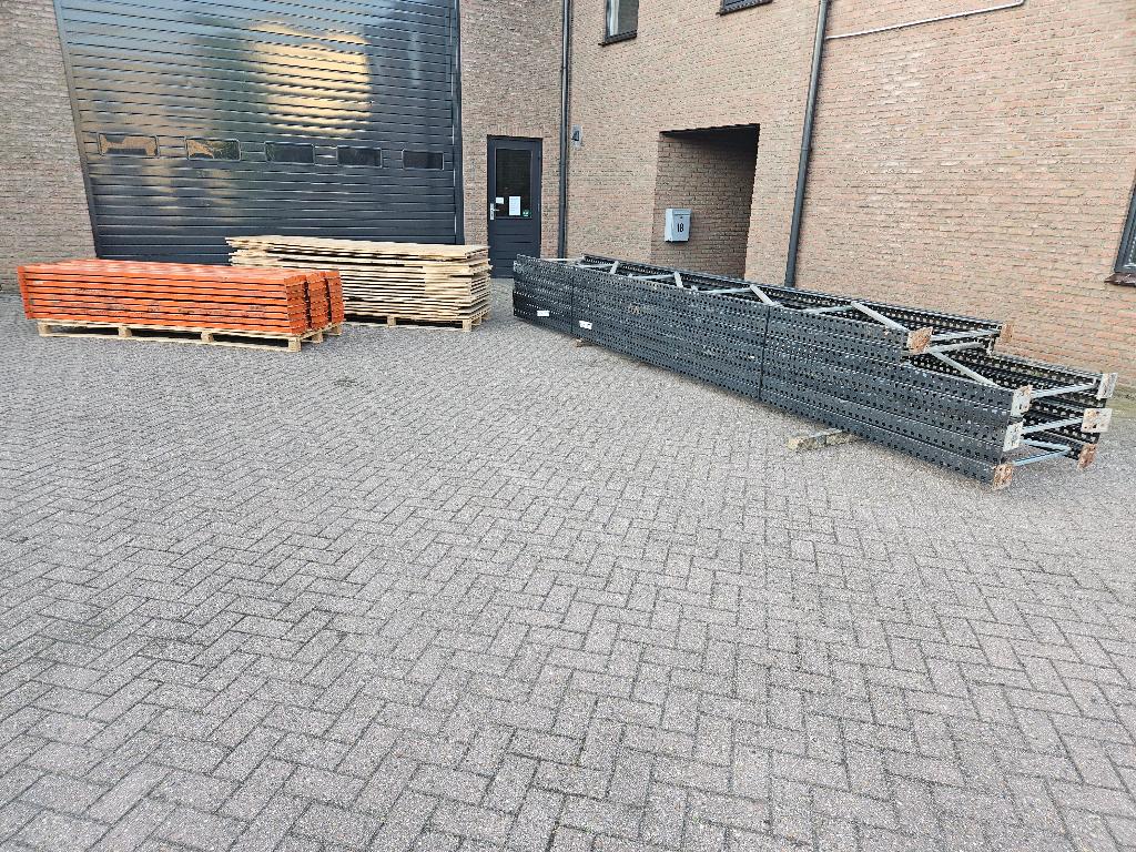 Stelling palletstelling legbordstelling 6 meter hoog, Ophalen