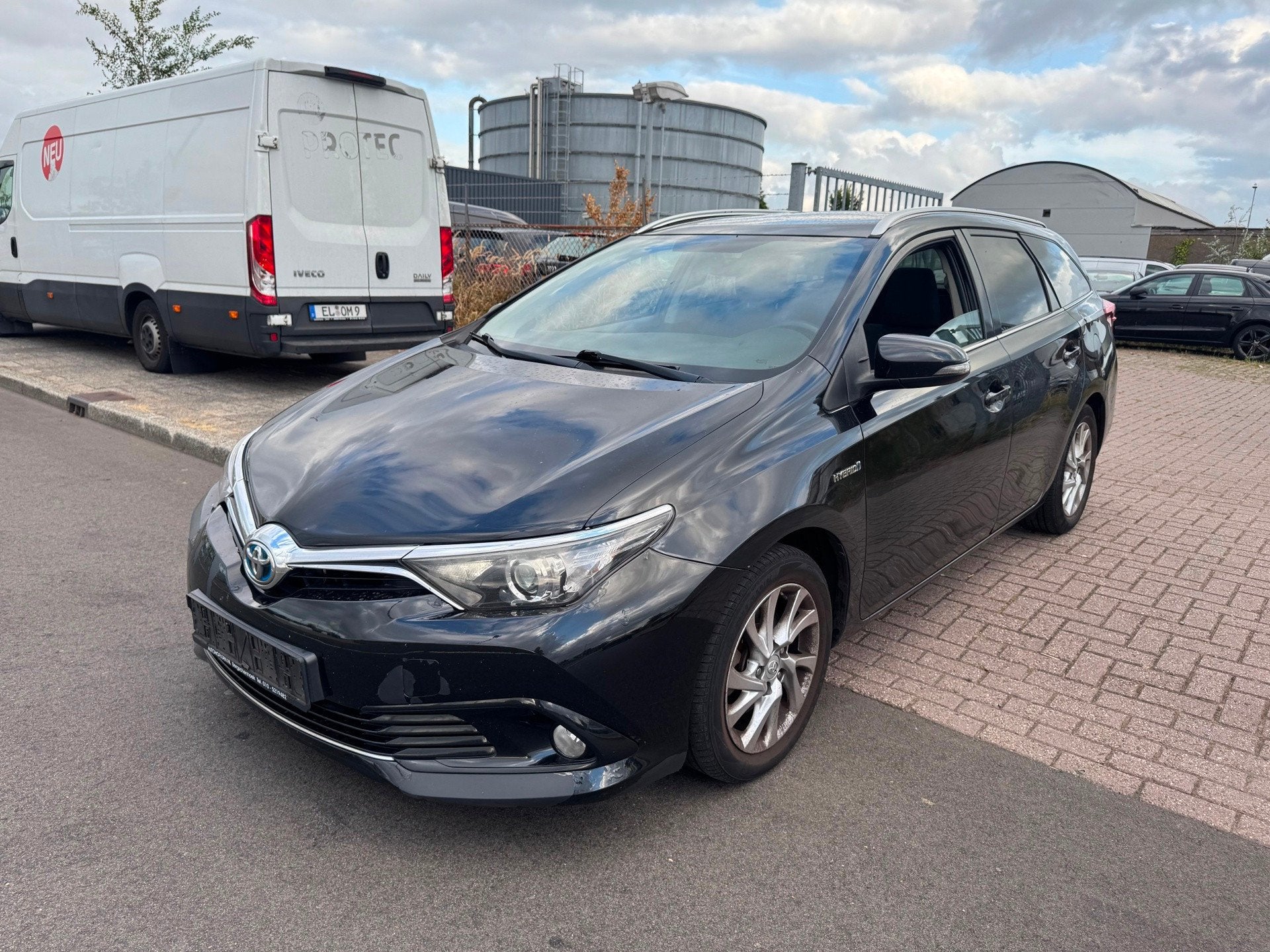 Toyota Auris Touring Sports 1.8 Hybrid/BENZIN XENON/NAVI/CAM, Auto's, Toyota, Gebruikt, Euro 6, Zwart, Origineel Nederlands