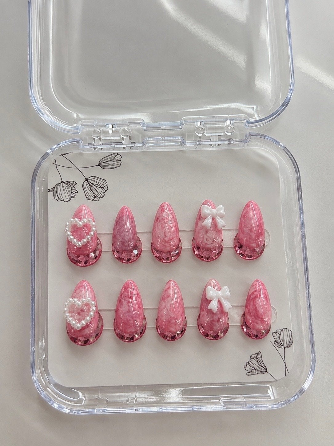 Roze Marmeren Druk op Nagels met Parels en Strikjes, Ophalen of Verzenden, Nieuw, Gehele gezicht, Overige typen