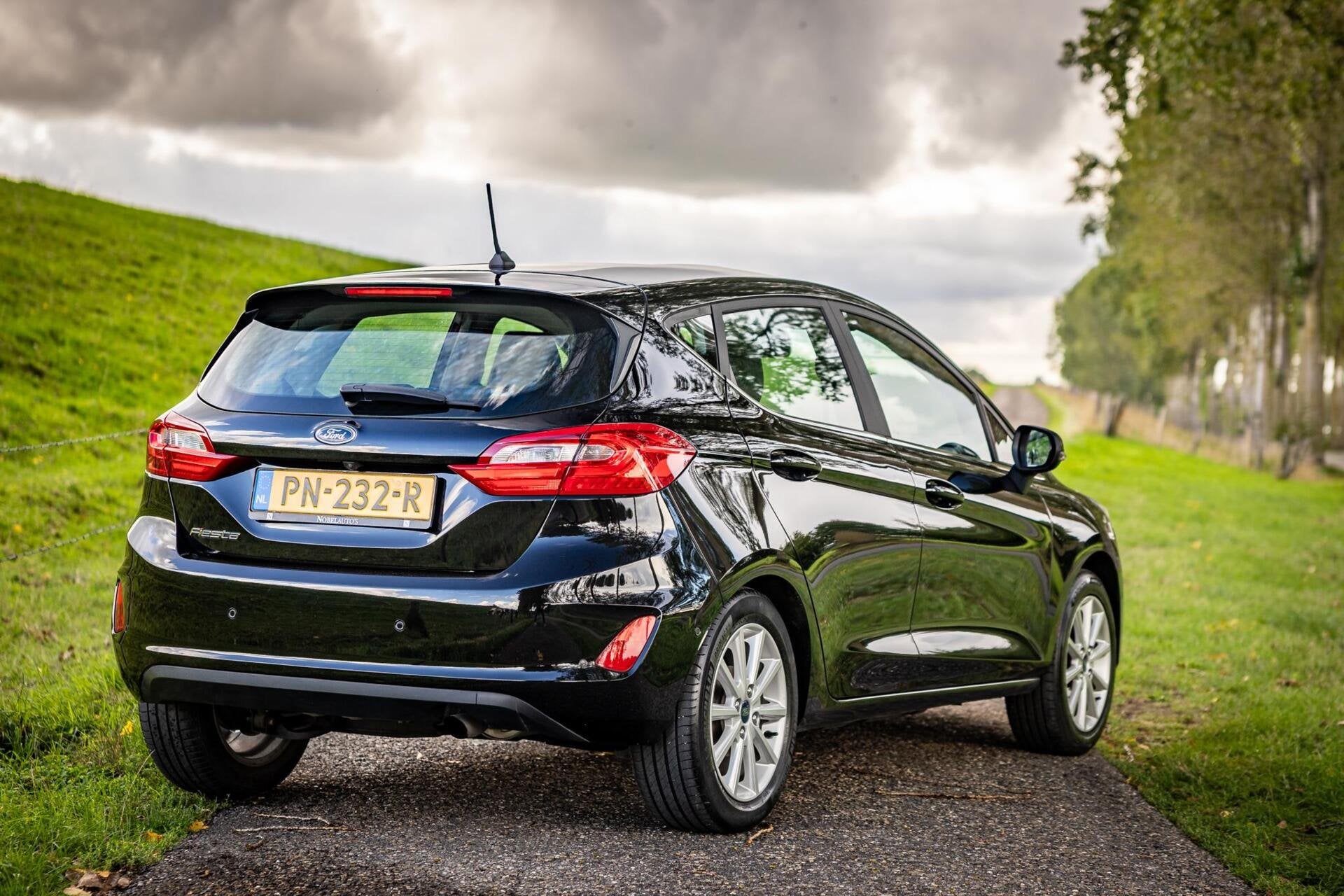 Ford Fiesta 1.0 EcoBoost Titanium |Nap |B&O |Camera |Keyless, Voorwielaandrijving, 1063 kg, Euro 6, 580 kg