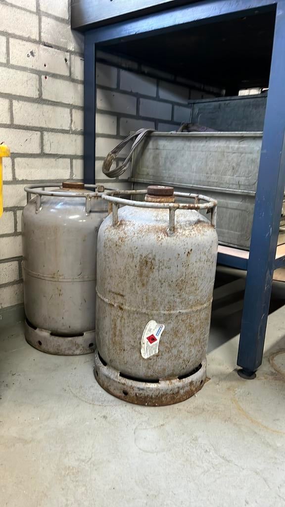 Gas flessen leeg om tuinkachel van te maken, Ophalen, Gebruikt