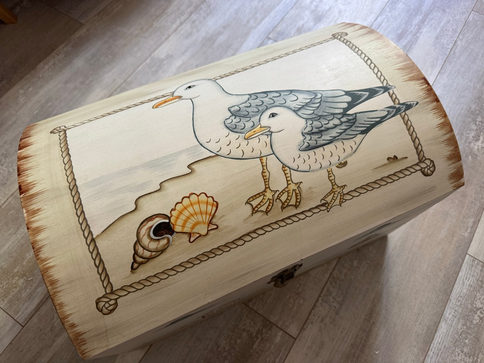 Decoratieve houten kist met zeemotieven, Ophalen, Minder dan 50 cm, Gebruikt, Minder dan 50 cm