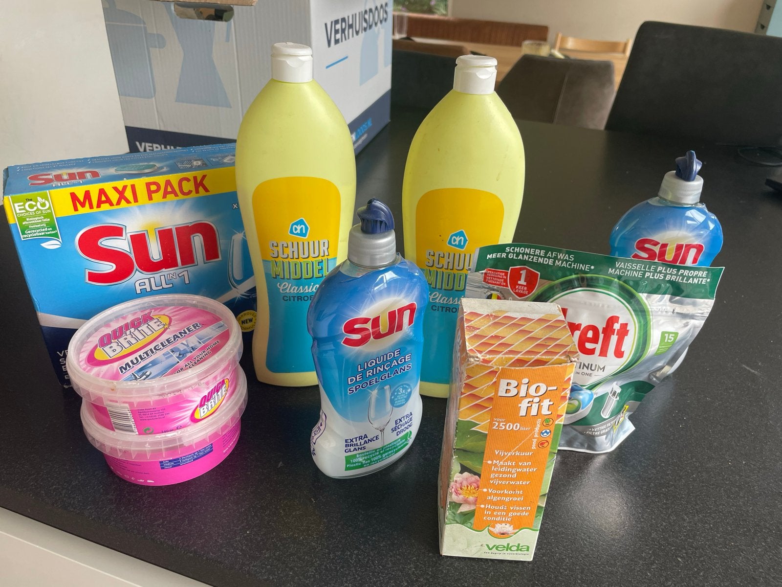 Diverse schoonmaakmiddelen en afwasmiddel, Ophalen, Schoonmaakmiddel