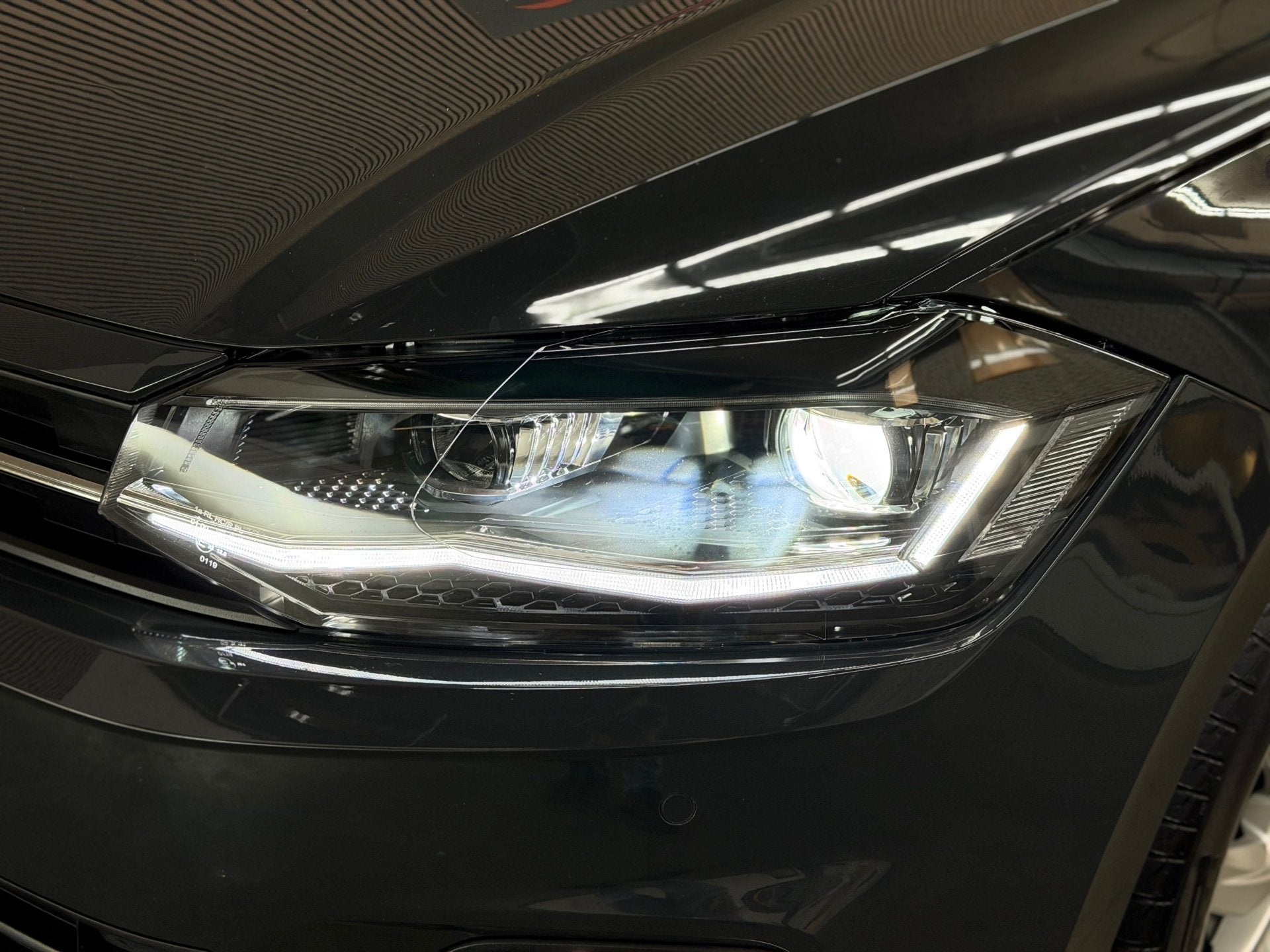 Volkswagen Polo 1.6 TDI R-Line 2019 DSG LED CLIMA NAVI CAR-P, Auto's, Dealer onderhouden, Stof, Gebruikt, Euro 6