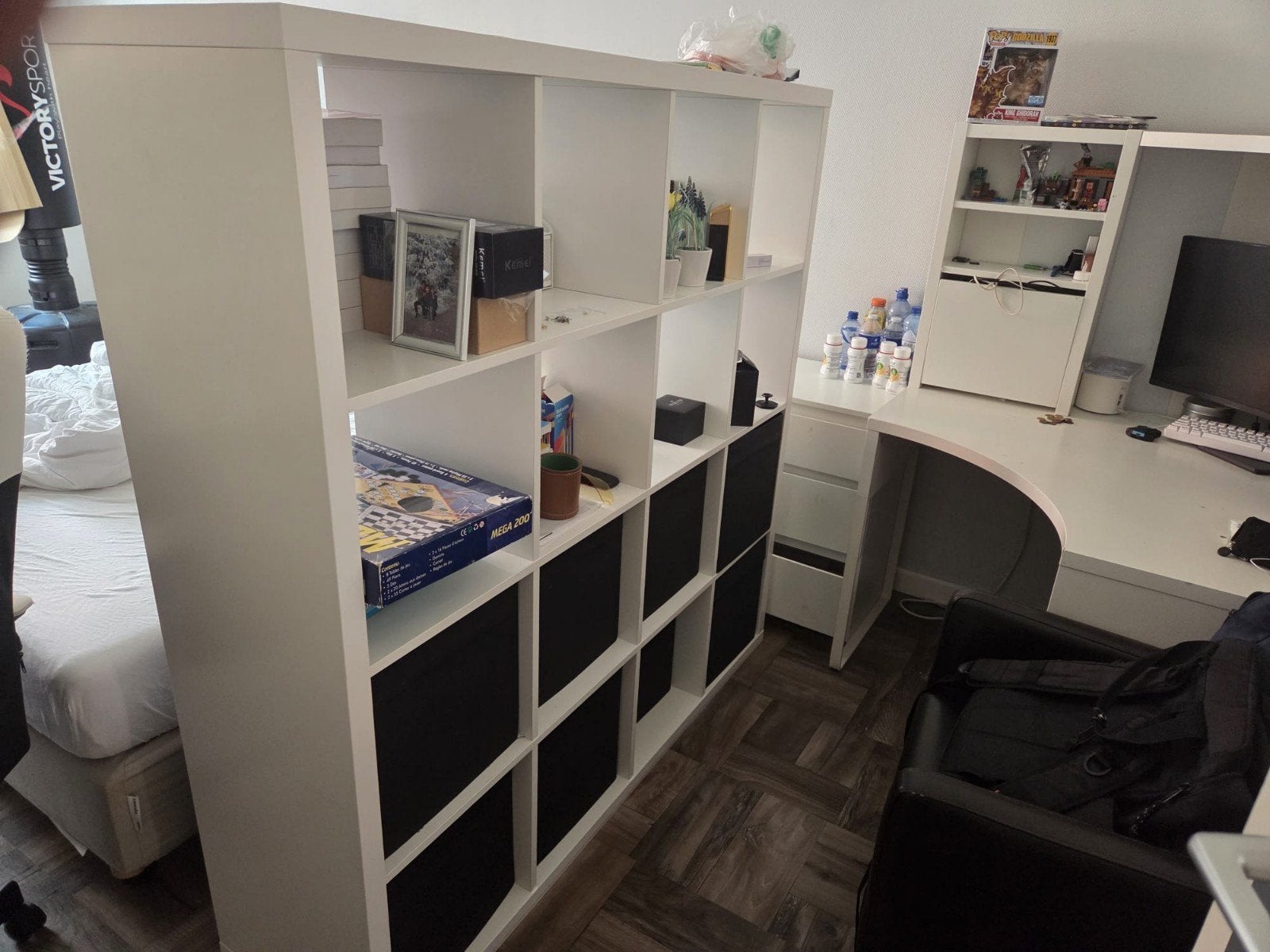 IKEA Kallax kast met 8 zwarte mandjes, Ophalen, Met plank(en), Gebruikt, 100 tot 150 cm