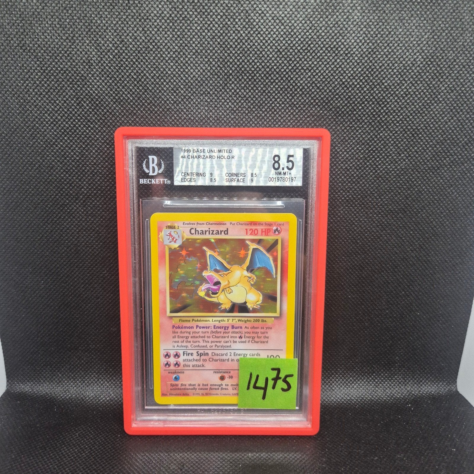 Charizard Holo Base Unlimited BGS 8.5, Hobby en Vrije tijd, Ophalen of Verzenden, Zo goed als nieuw