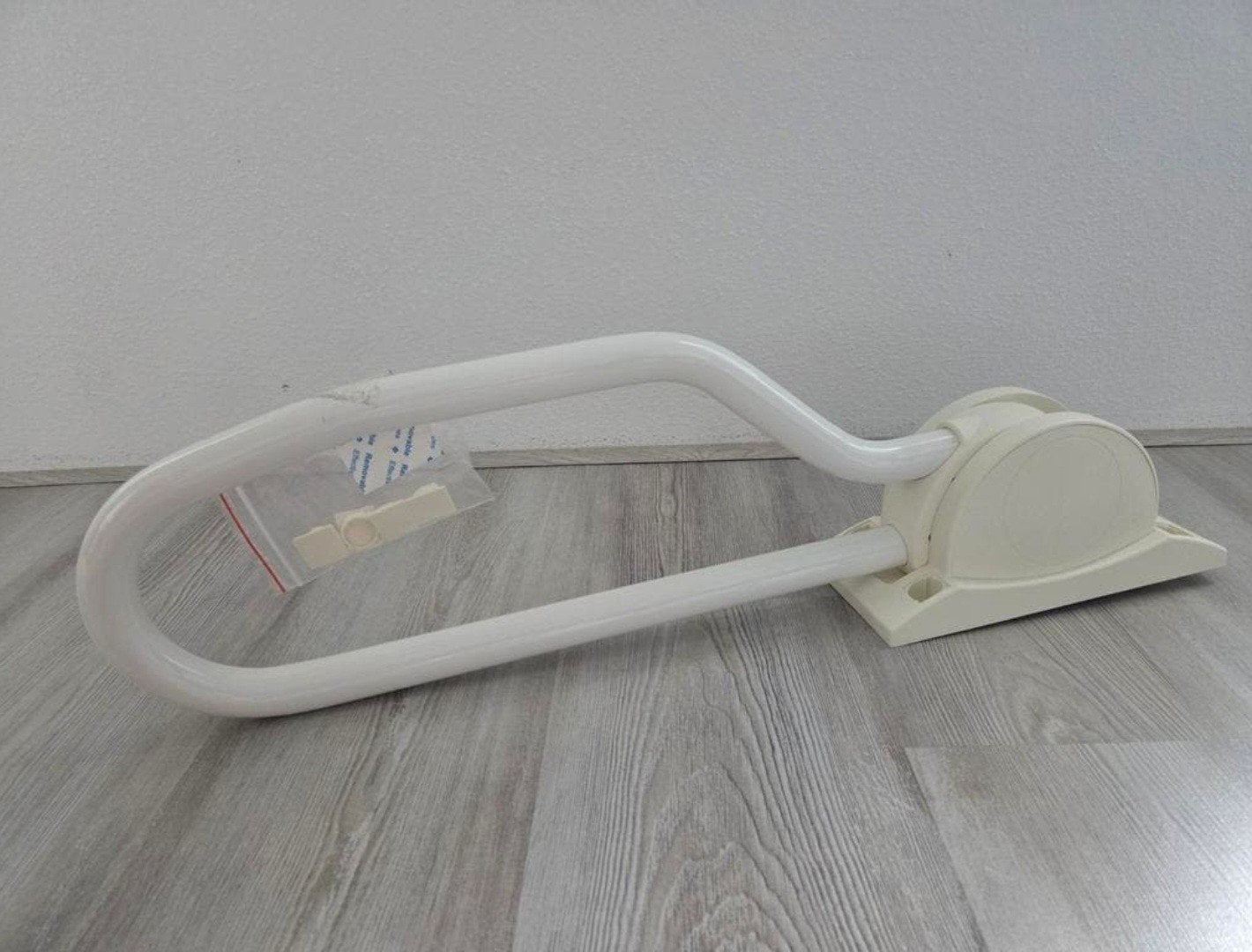 Handicare Linido toiletbeugel 60cm opklapbaar, Diversen, Ophalen of Verzenden, Nieuw