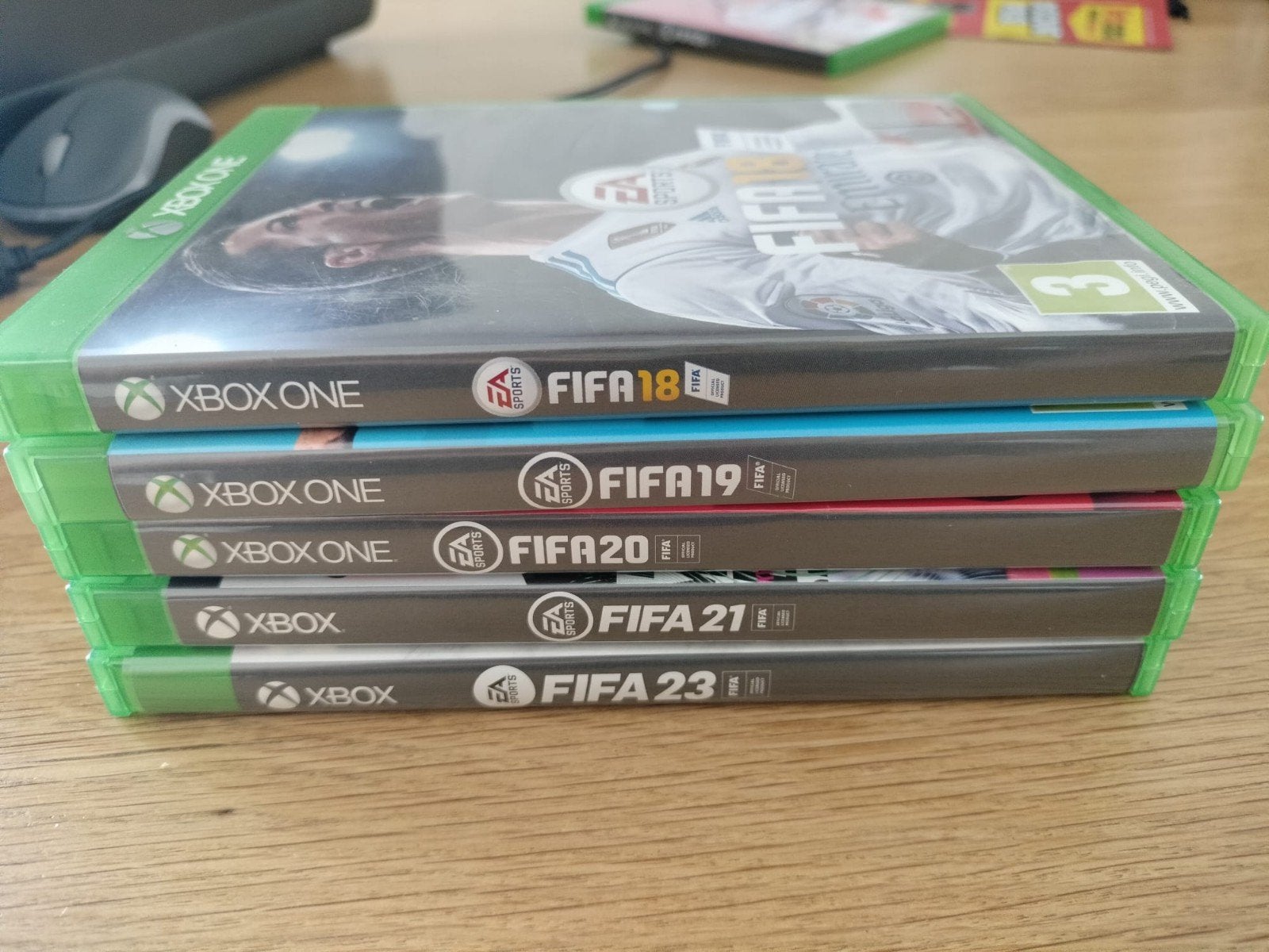 FIFA 18,19,20,21,23, Spelcomputers en Games, Ophalen of Verzenden, Zo goed als nieuw, Sport, 3 spelers of meer