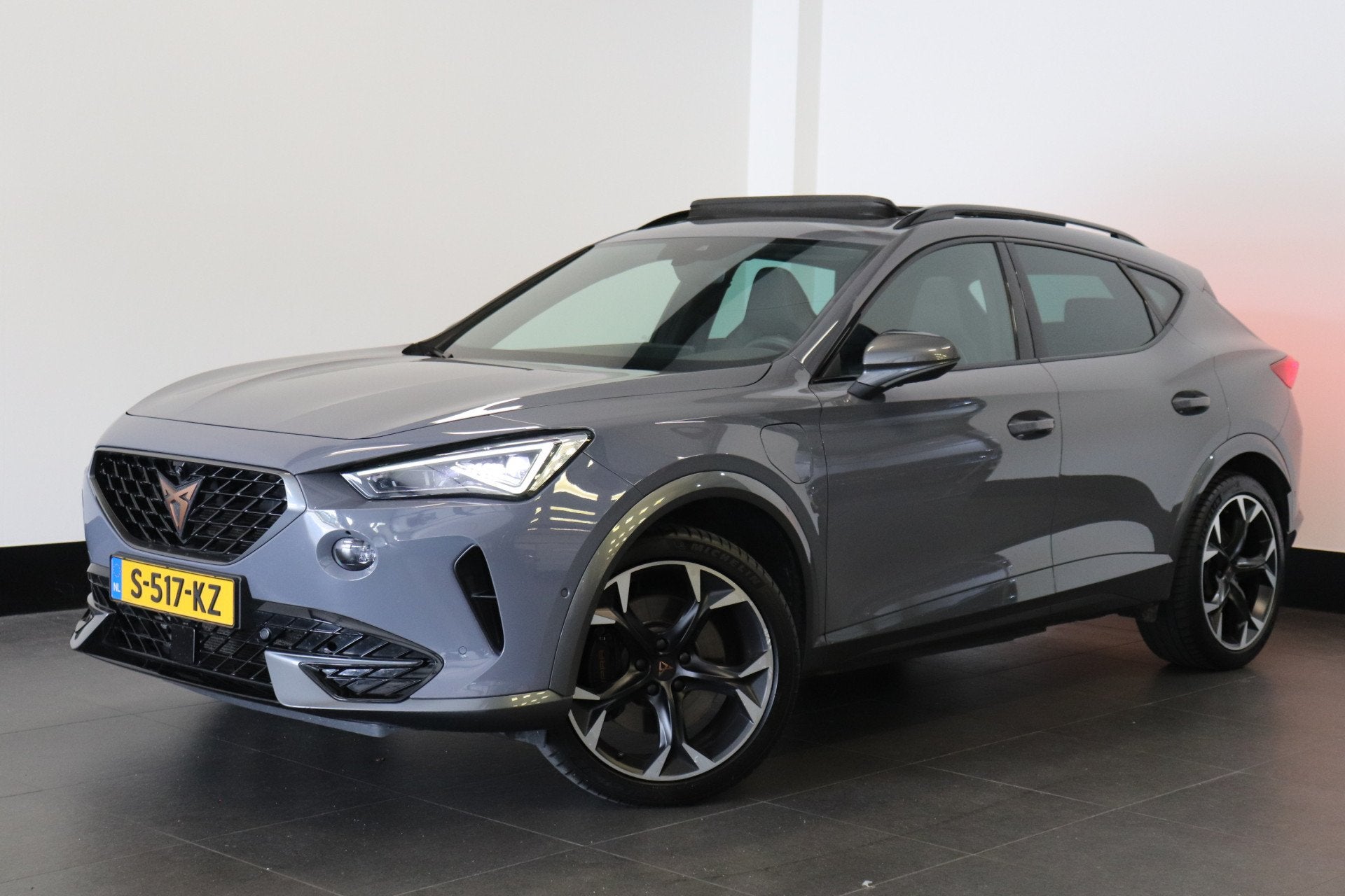 CUPRA Formentor 1.4 e-Hybrid 245PK VZ Black Edition | Pano |, Auto's, Dealer onderhouden, Gebruikt, Formentor, Hybride Elektrisch/Benzine