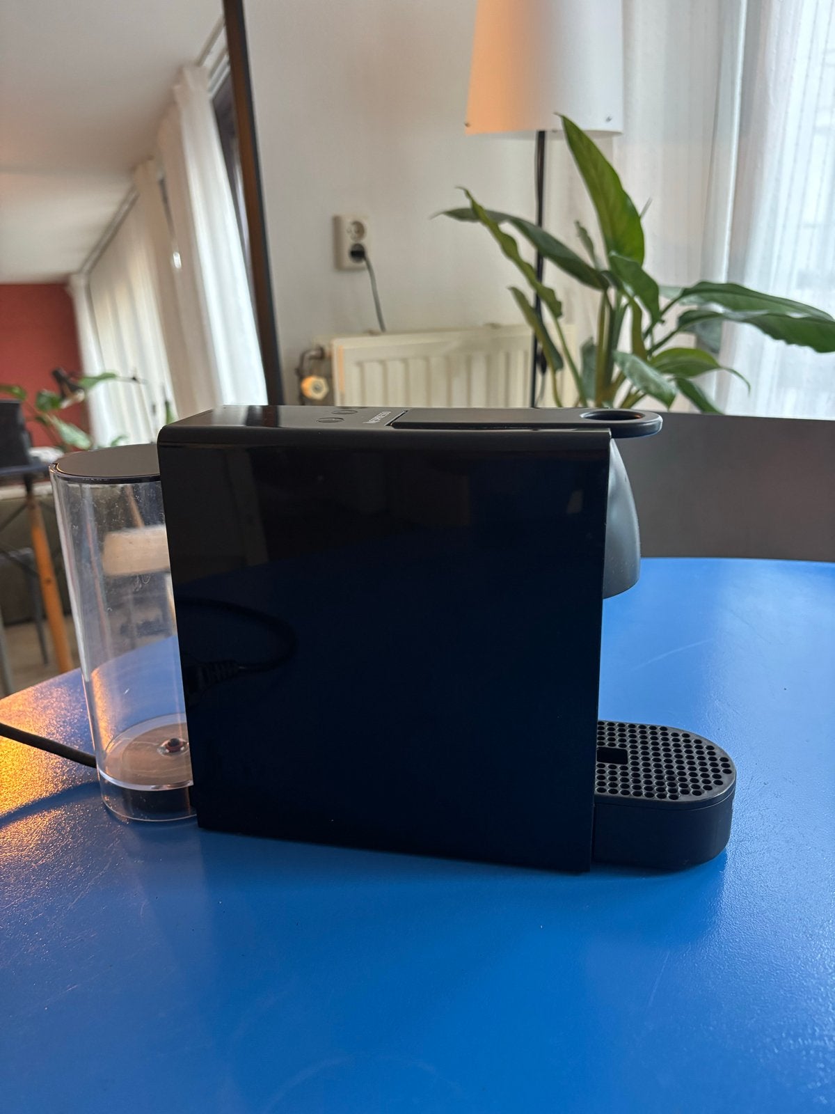 Foto 3 van Nespresso Krups Essenza Mini - Zwart