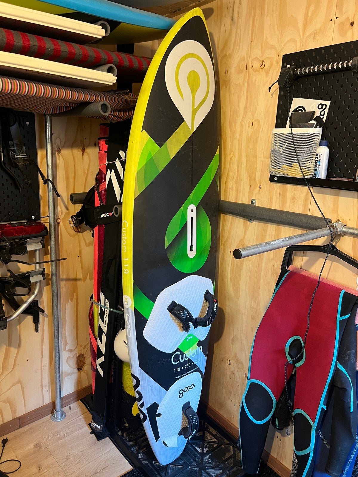 Goya Custom Quad 118L Windsurfboard, Ophalen, Met voetbanden, Gebruikt, Minder dan 250 cm