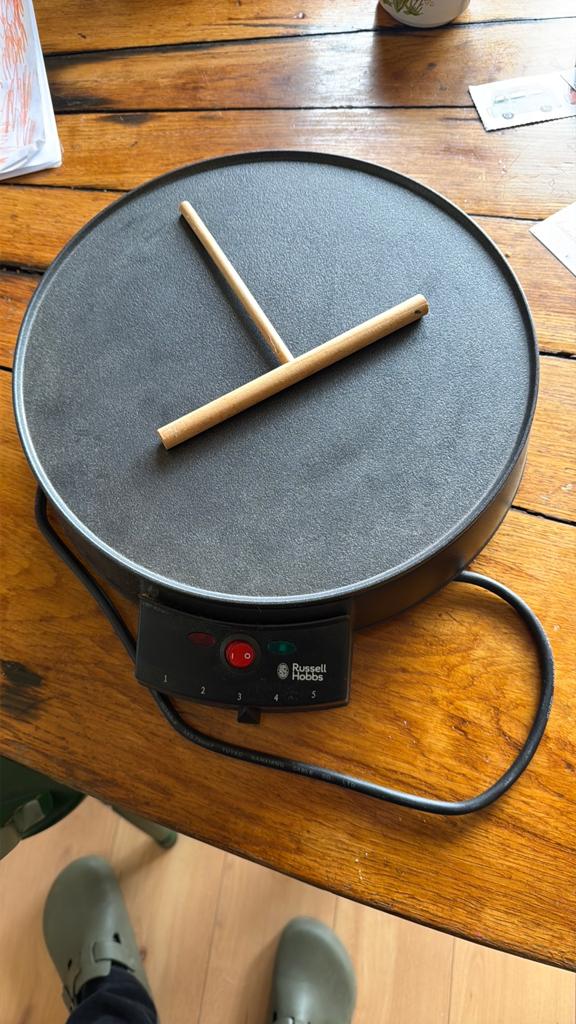 Crepe maker, pannekoek maker, crepemaker Russell Hobbs, Ophalen of Verzenden, Zo goed als nieuw