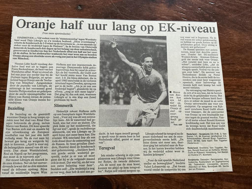 Voetbal krantenartikel Nederland Sovjetunie 1989 van Basten, Ophalen of Verzenden, Knipsel(s)
