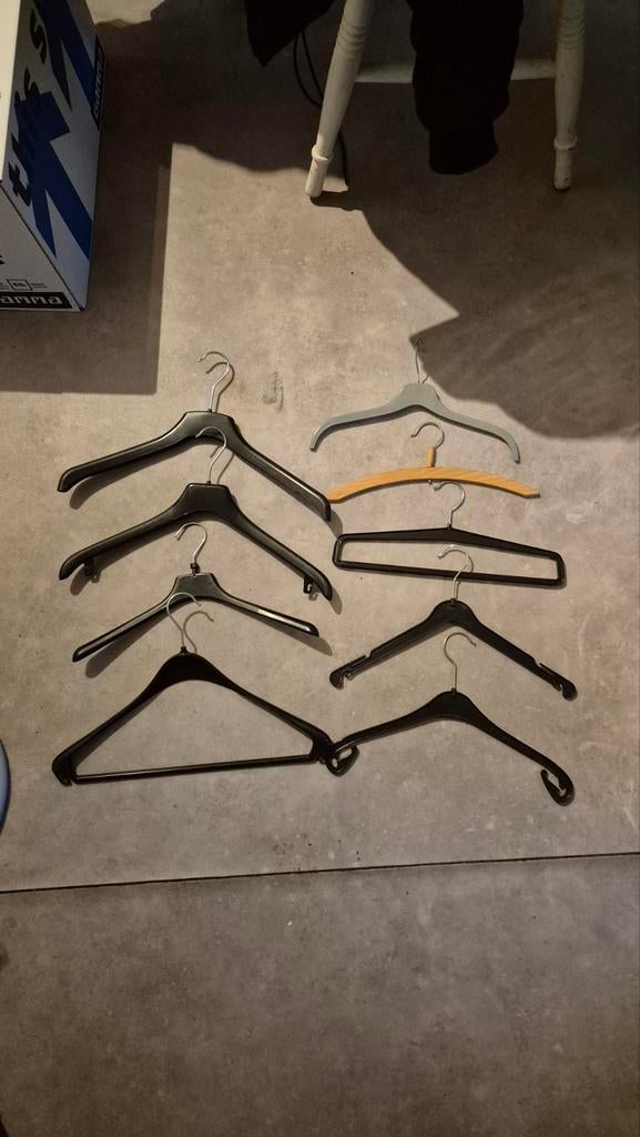 Kledinghangers, Ophalen, Zo goed als nieuw, Kunststof