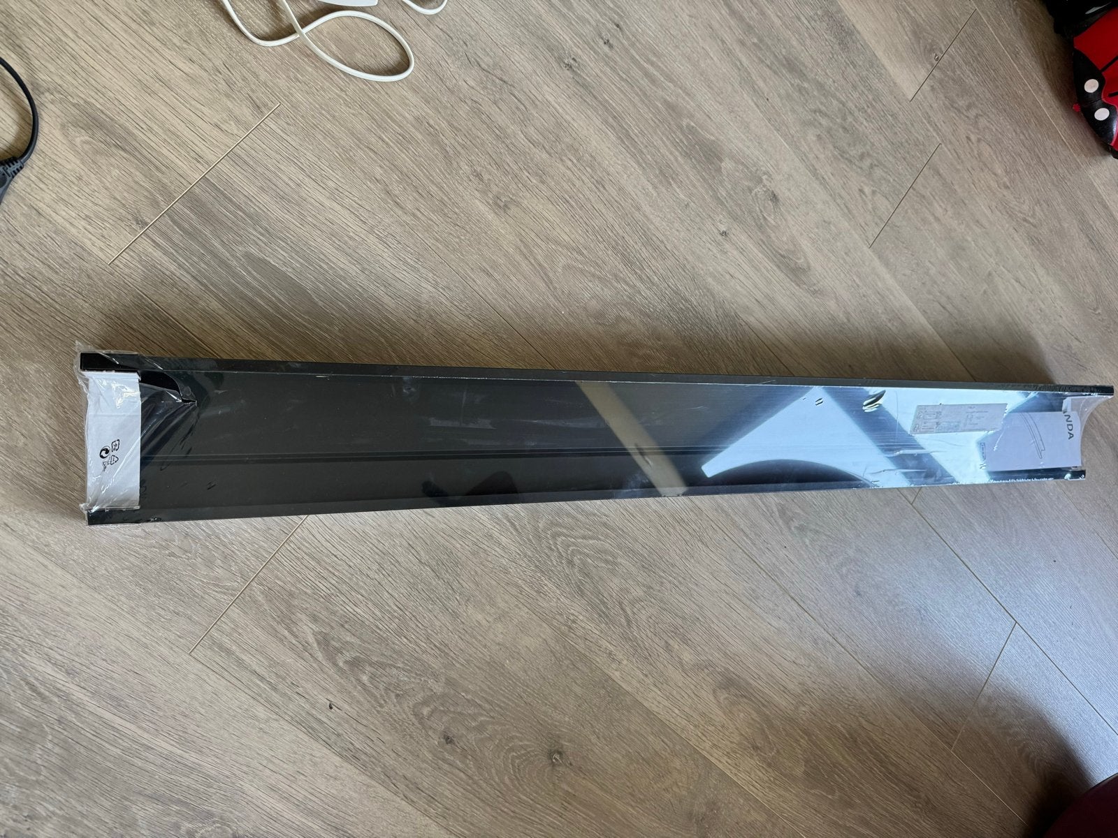 Nieuwe IKEA VARIERA plank, zwart, 76 cm, Huis en Inrichting, Woonaccessoires | Wandplanken en Boekenplanken, Ophalen, Nieuw