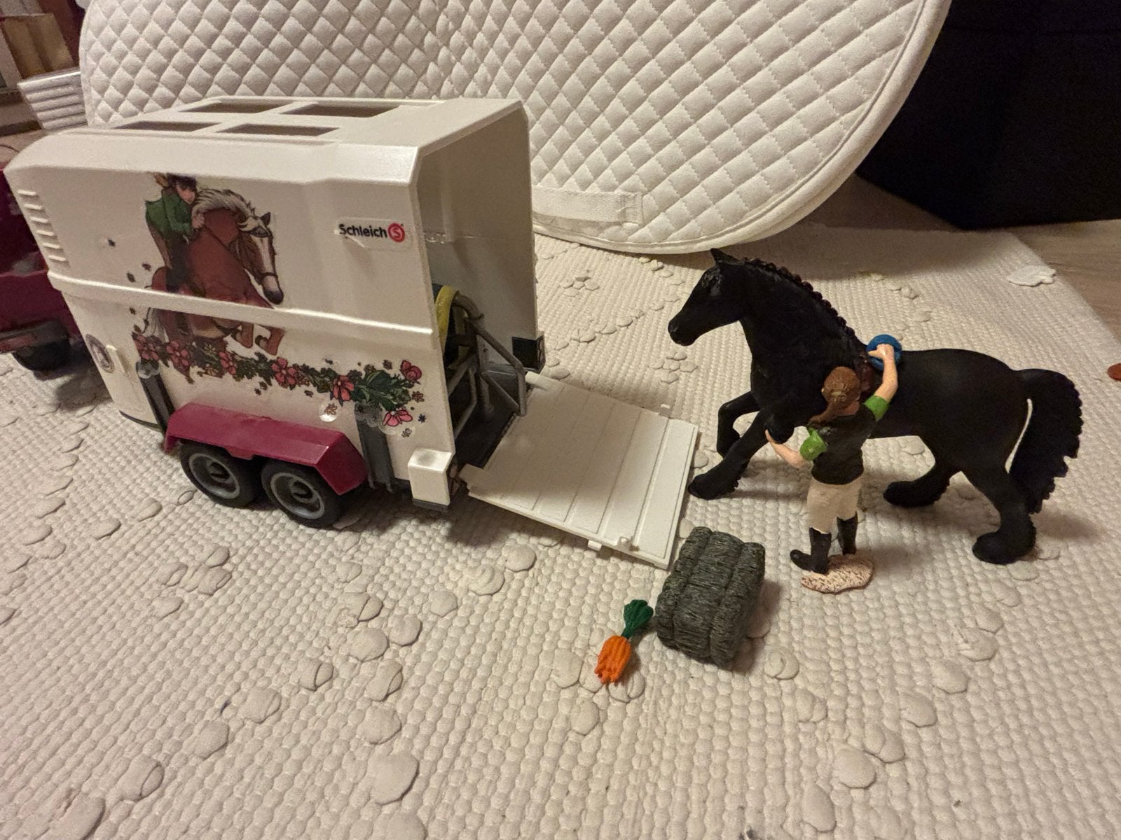 Schleich paardentrailer met paard en ruiter, Ophalen of Verzenden, Gebruikt