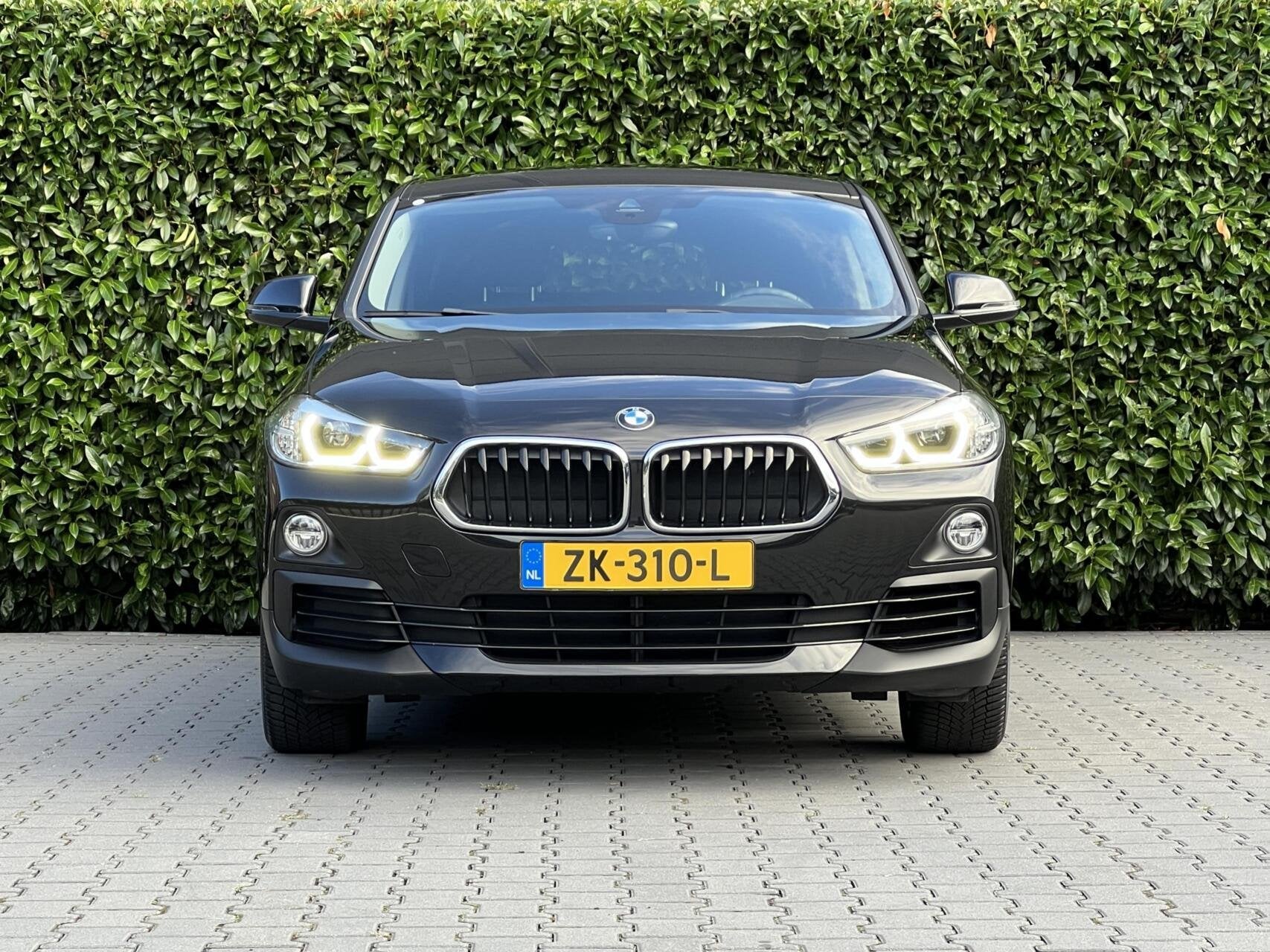 BMW X2 sDrive18i Executive Edition NL AUTO, NAP LOGISCH, NAV, Auto's, Voorwielaandrijving, Gebruikt, Zwart, Origineel Nederlands