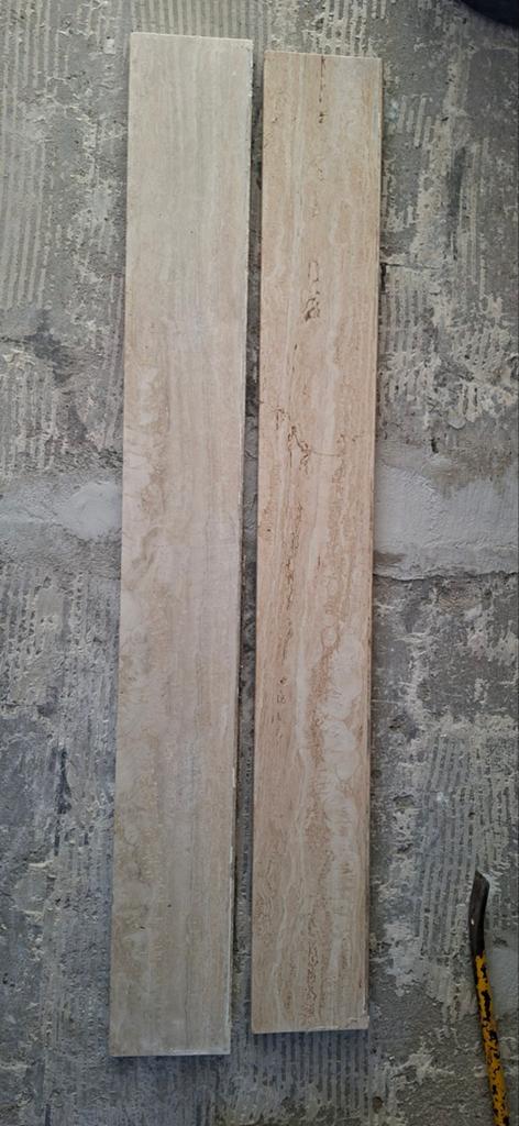 2 travertin vensterbanken (167x20x3 cm en 162,5x20x3 cm), Doe-het-zelf en Verbouw, Tegels, Ophalen