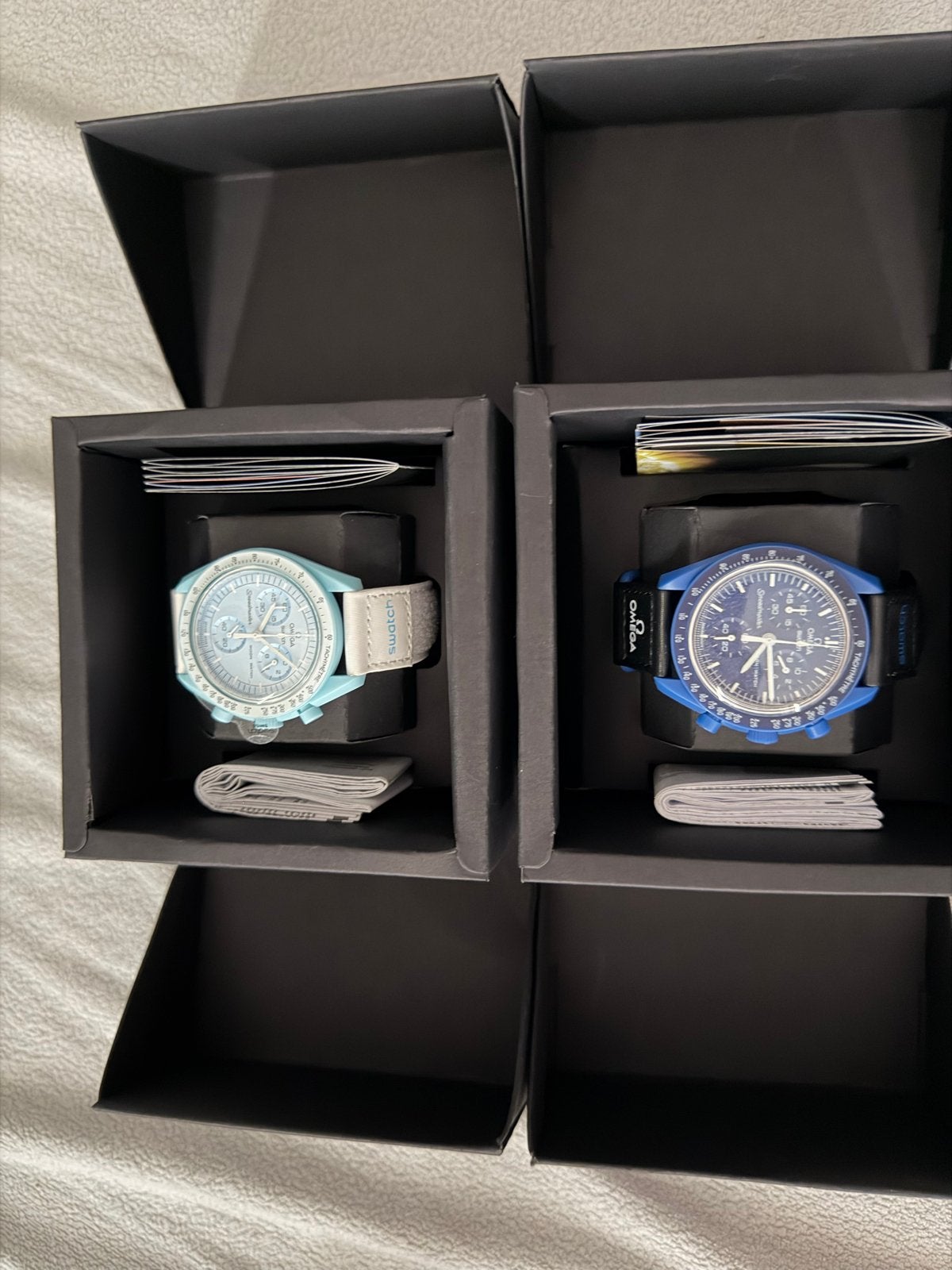Swatch x Omega Moonswatch Mission to Uranus & Neptune, Kunststof, Polshorloge, Nieuw, Ophalen of Verzenden