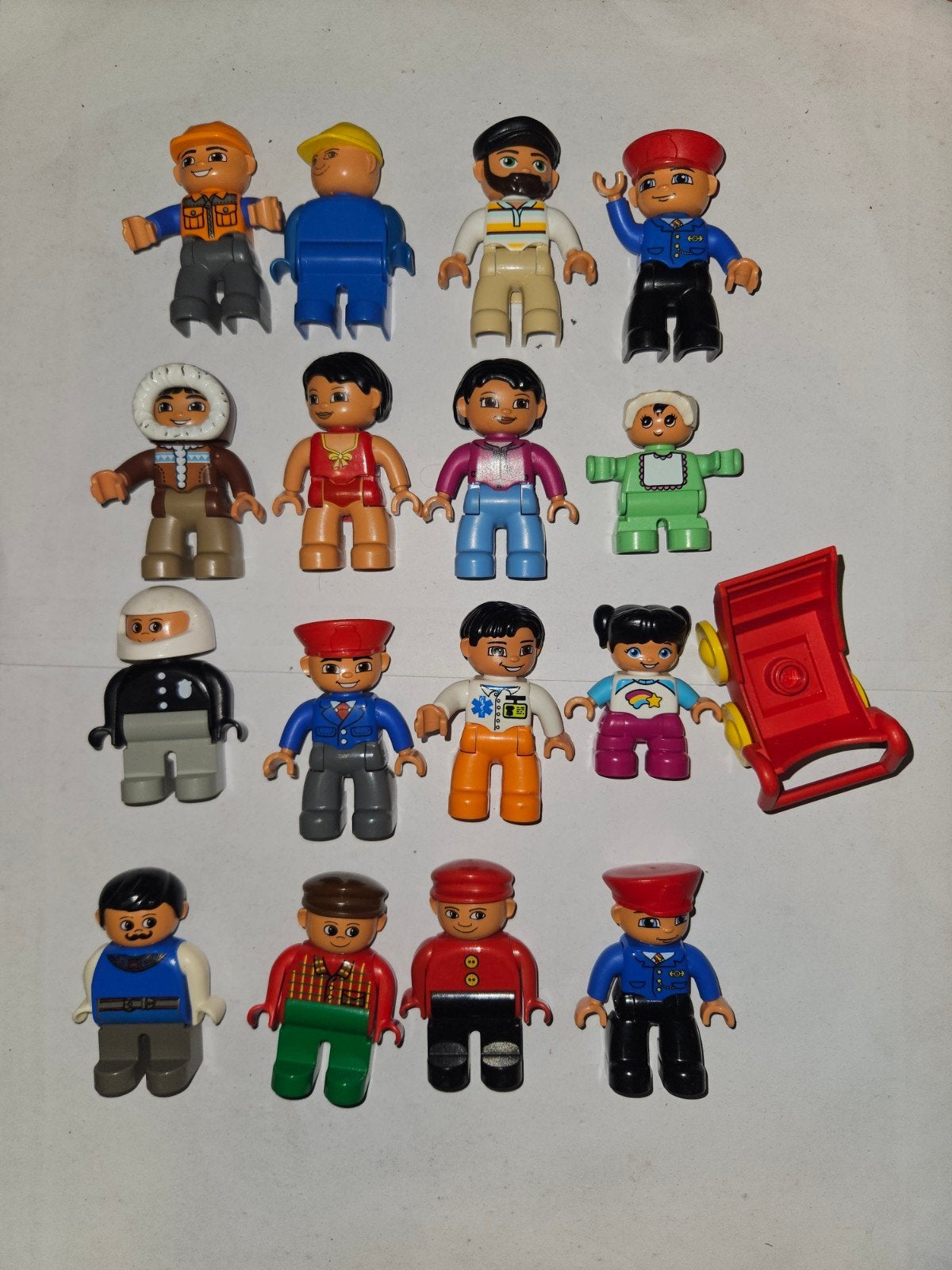 Duplo 16 poppetjes met baby en kinderwagen, Ophalen of Verzenden, Duplo