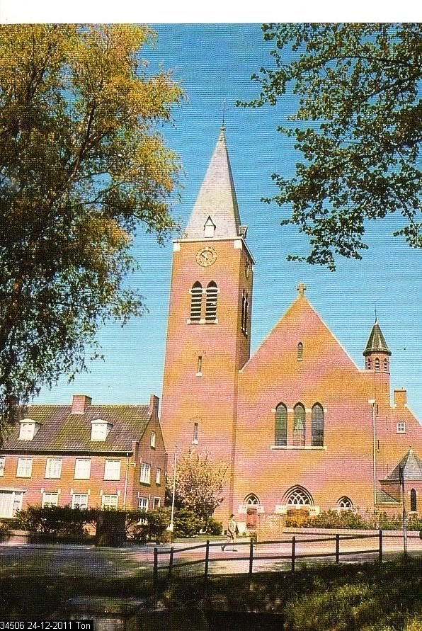 Ansichtkaart 	Dinteloord	RK Kerk, Verzenden, 1980 tot heden, Gelopen, Noord-Brabant
