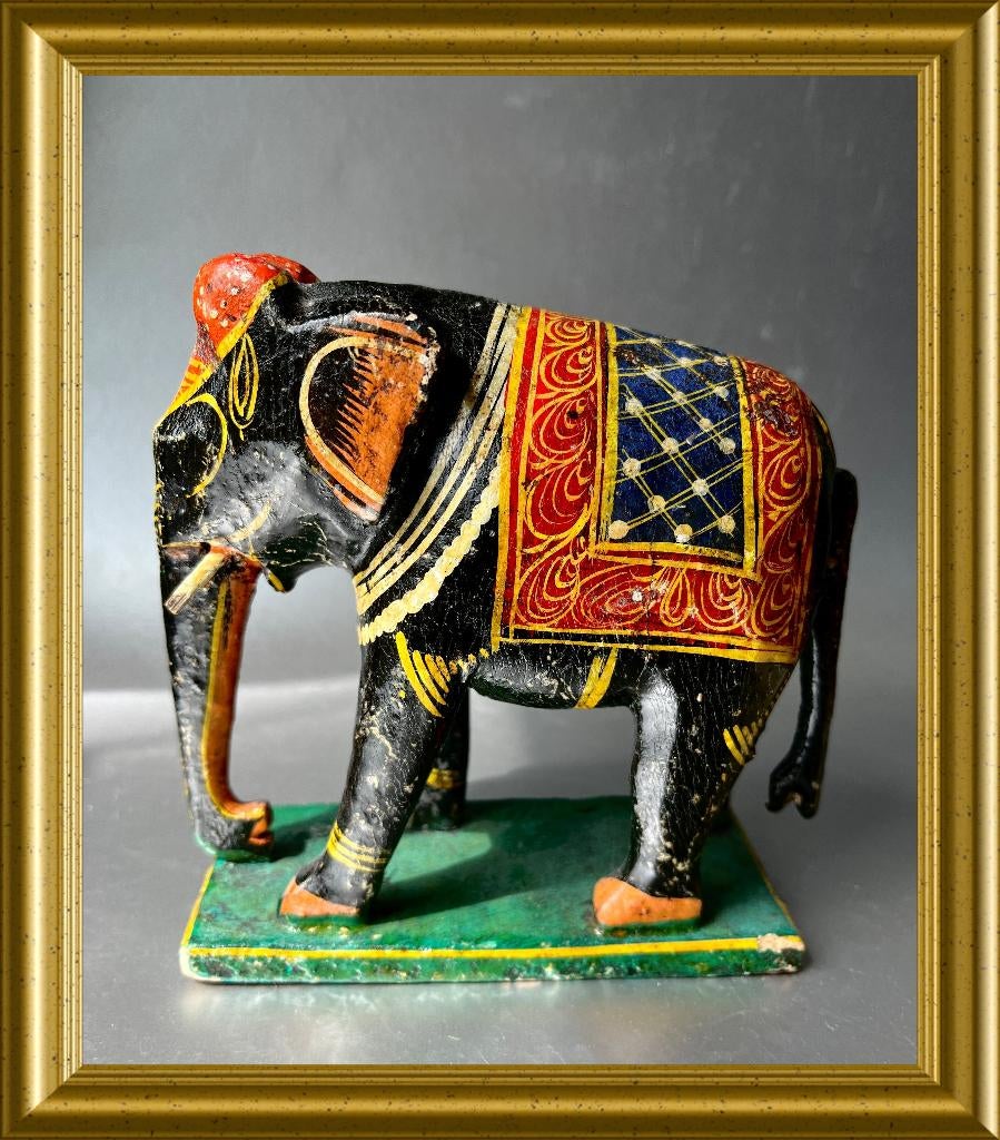 Oude Aziatische handgeschilderde houten olifant, Minder dan 20 cm, Handgemaakt, Ophalen of Verzenden, Zoogdier