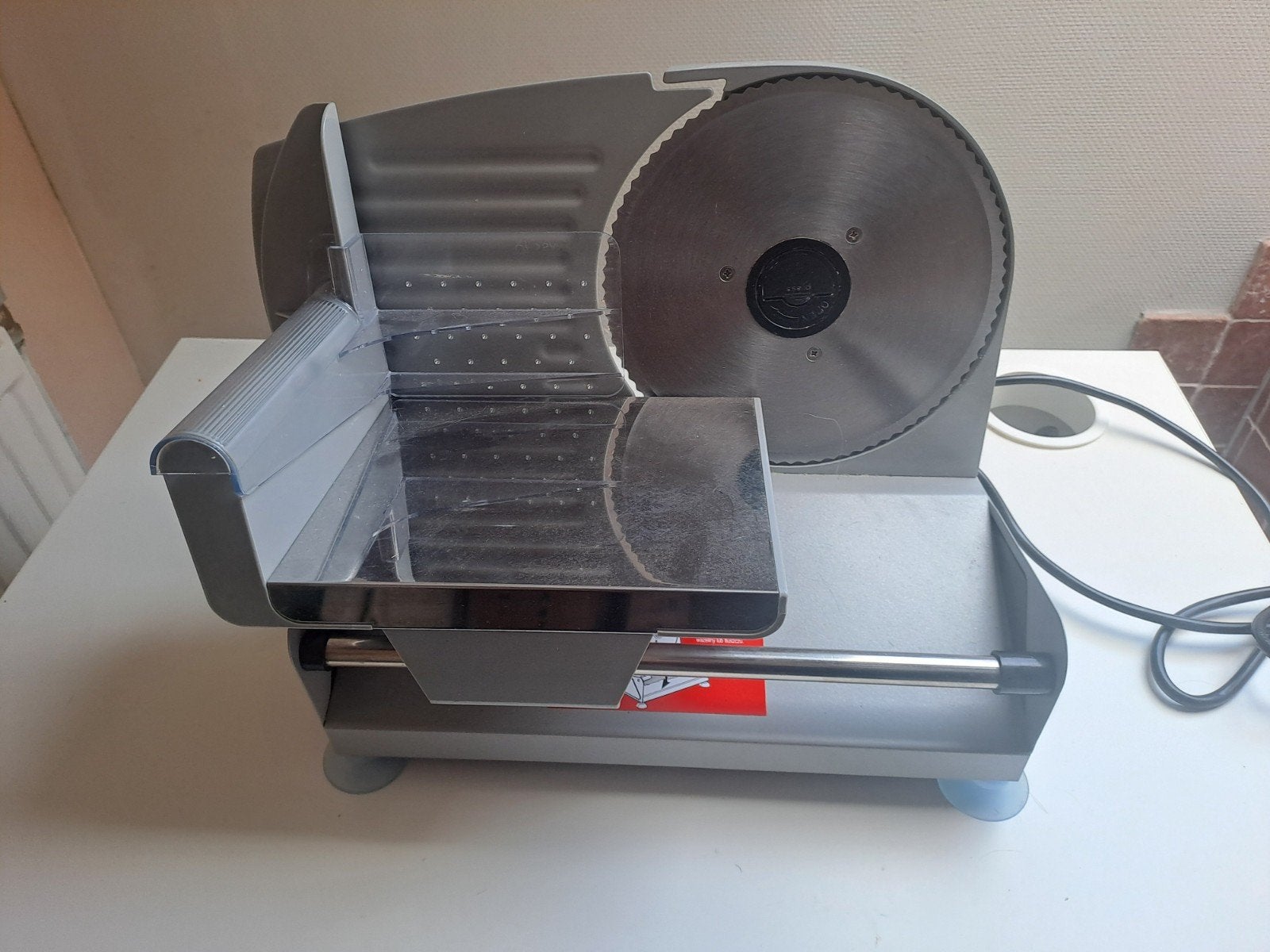 Bomann Snijmachine - Perfect voor Vlees en Brood, Ophalen, Zo goed als nieuw