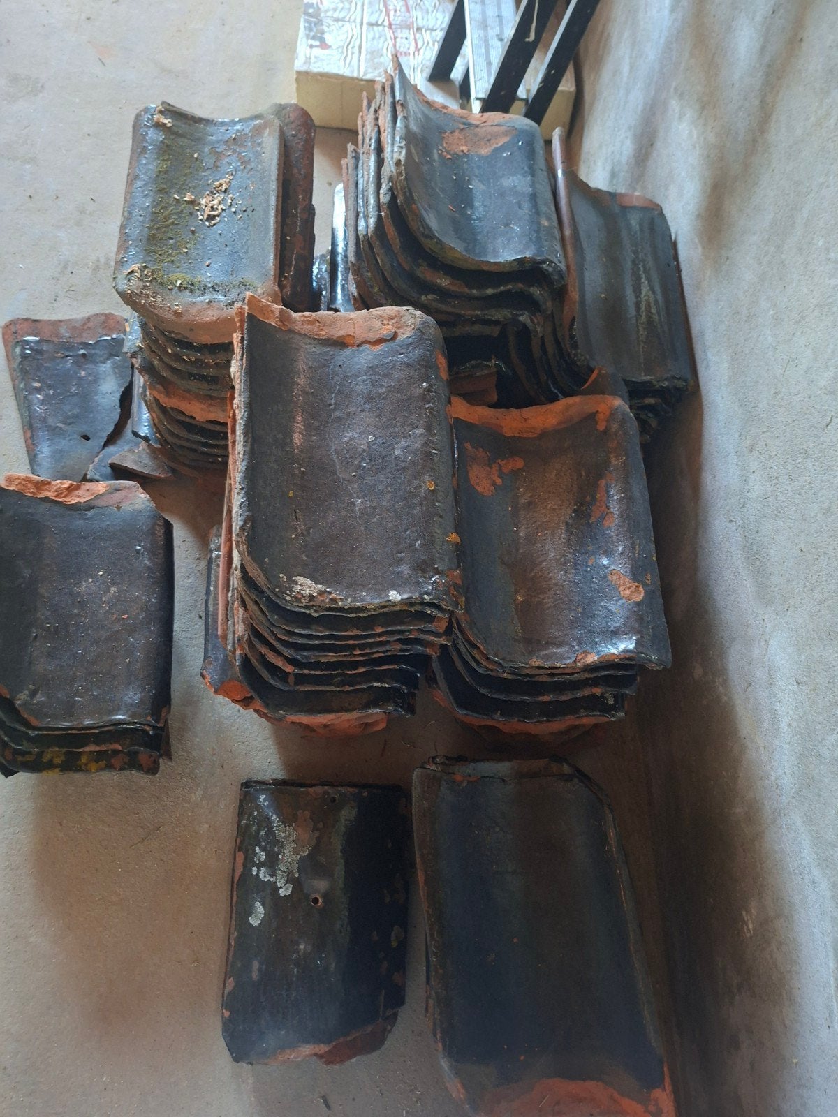 Oud Hollandse dakpan / zwart glazuur, Steen of Klei, Zwart, Ophalen of Verzenden, 15 m² of meer