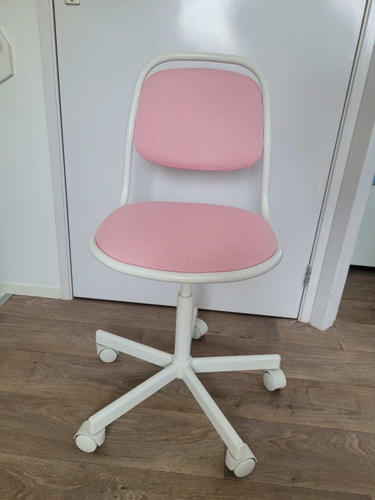 Ikea Örfjäll kinderbureaustoel, roze, in hoogte verstelbaar, Huis en Inrichting, Bureaustoelen, Ophalen, Roze, Bureaukruk