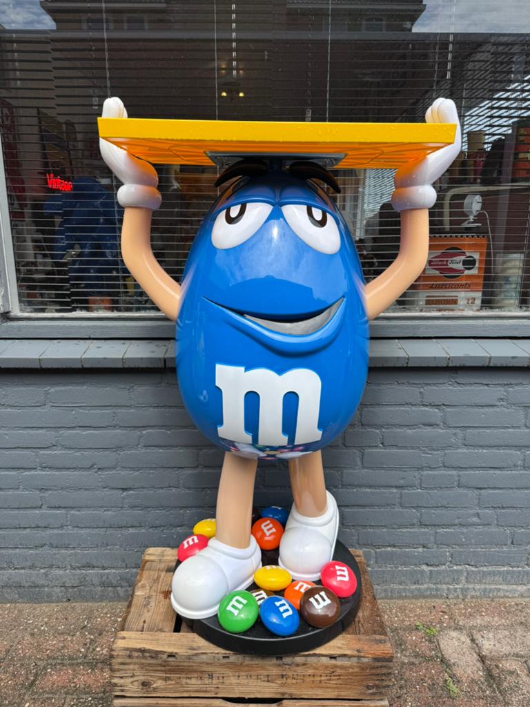 M&M's Blauwe Dispenser/Standbeeld met Dienblad, Antiek en Kunst, Kunst | Designobjecten, Ophalen