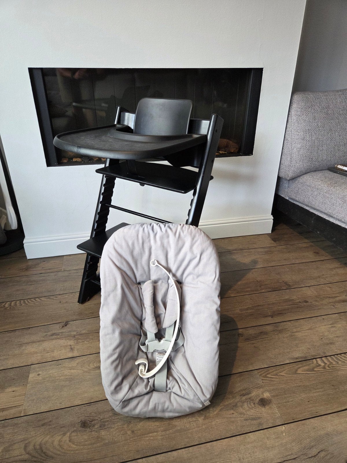 Stokke Tripp Trapp kinderstoel met accessoires, Kinderen en Baby's, Kinderstoelen, Ophalen, Zo goed als nieuw, Meegroeistoel, Gordel(s)
