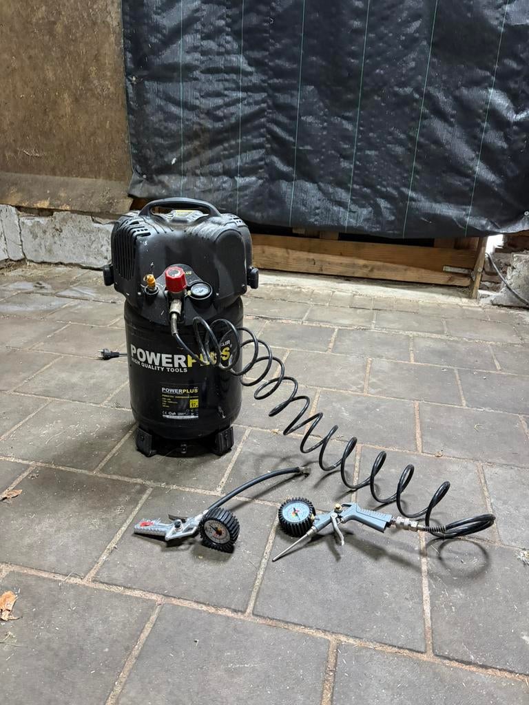 PowerPlus compressor 24 liter – 8 bar – inclusief accessoire, Minder dan 25 liter, Ophalen, Gebruikt, Minder dan 200 liter/min