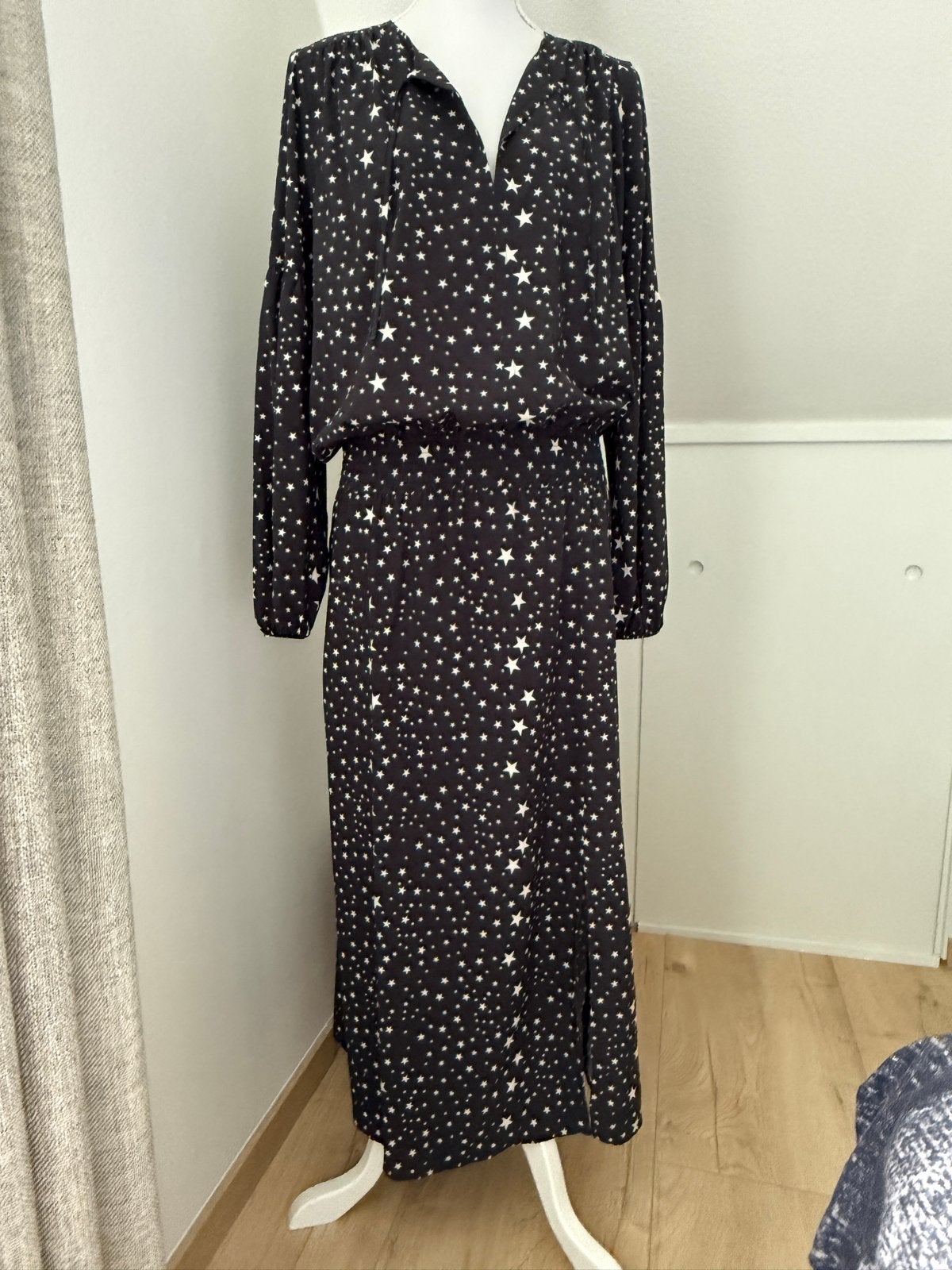 La Dress by Simone - zwart met sterretjes Maat XL, Zwart, Maat 42/44 (L), Ophalen of Verzenden, Zo goed als nieuw