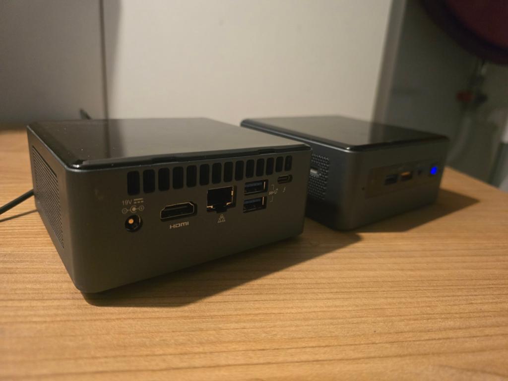 Een nette compacte en energiezuinige Intel NUC core i5 16GB!, Computers en Software, Ophalen of Verzenden