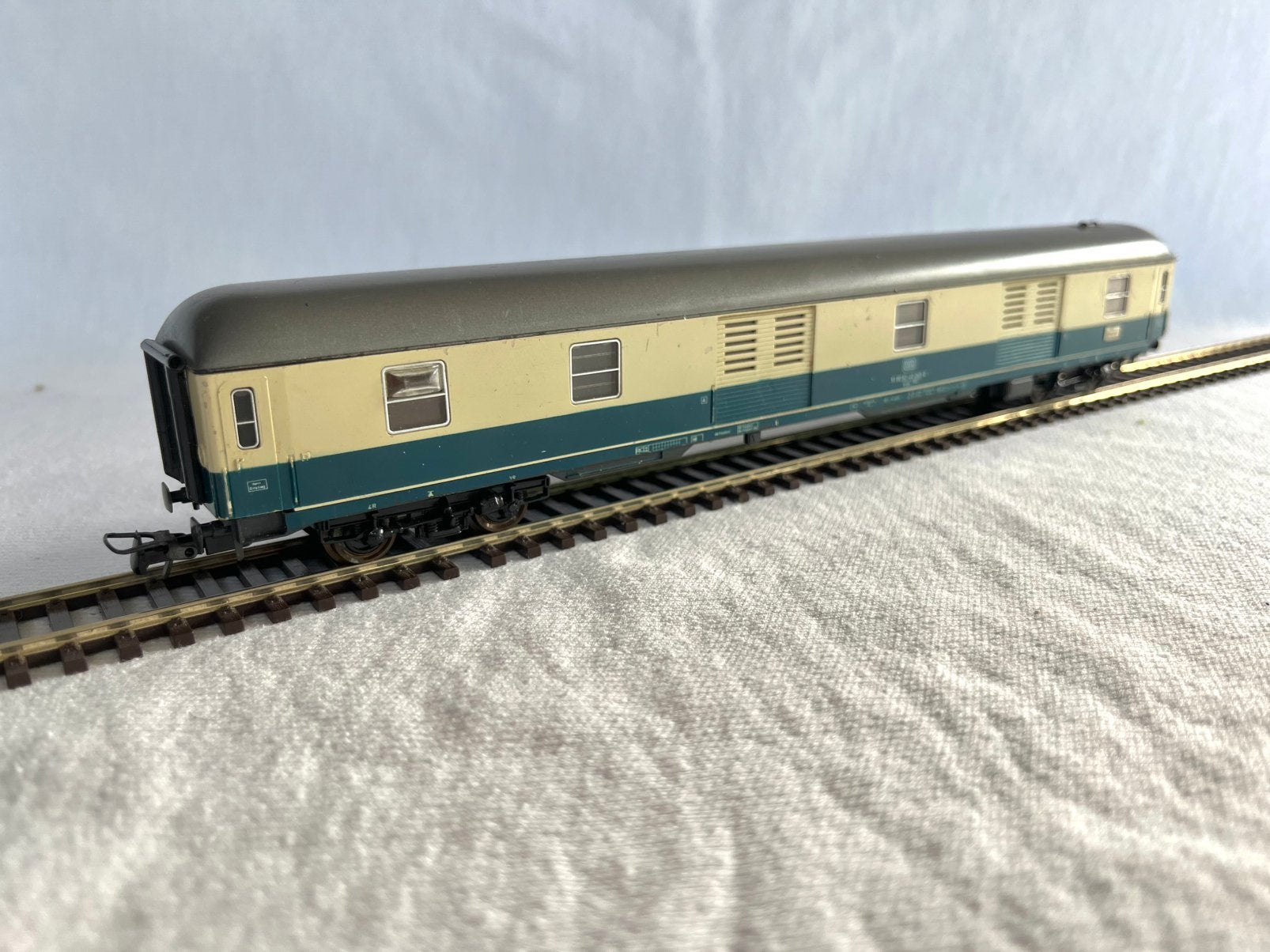 Roco DB Postrijtuig H0, Hobby en Vrije tijd, Modeltreinen | H0, Gebruikt, Gelijkstroom, Wagon, Ophalen of Verzenden