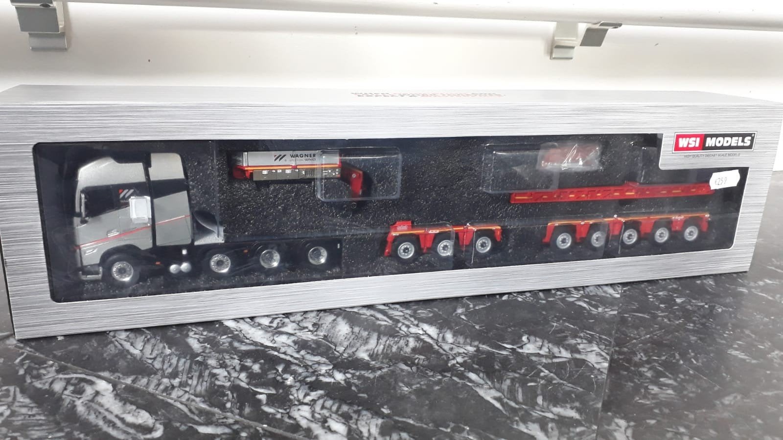 Wsi Volvo FH5 Richard Wagner 1:50, Hobby en Vrije tijd, Modelauto's | 1:50, Ophalen of Verzenden, Zo goed als nieuw, Bus of Vrachtwagen