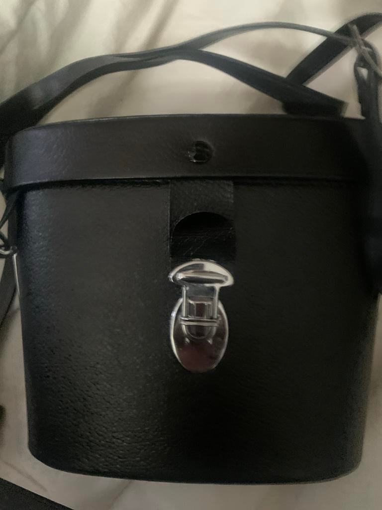Vintage verrekijker met leren tas - Zo goed als nieuw, Zo goed als nieuw, 8 tot 12x, Met hoes of tas, Porro (met knik)