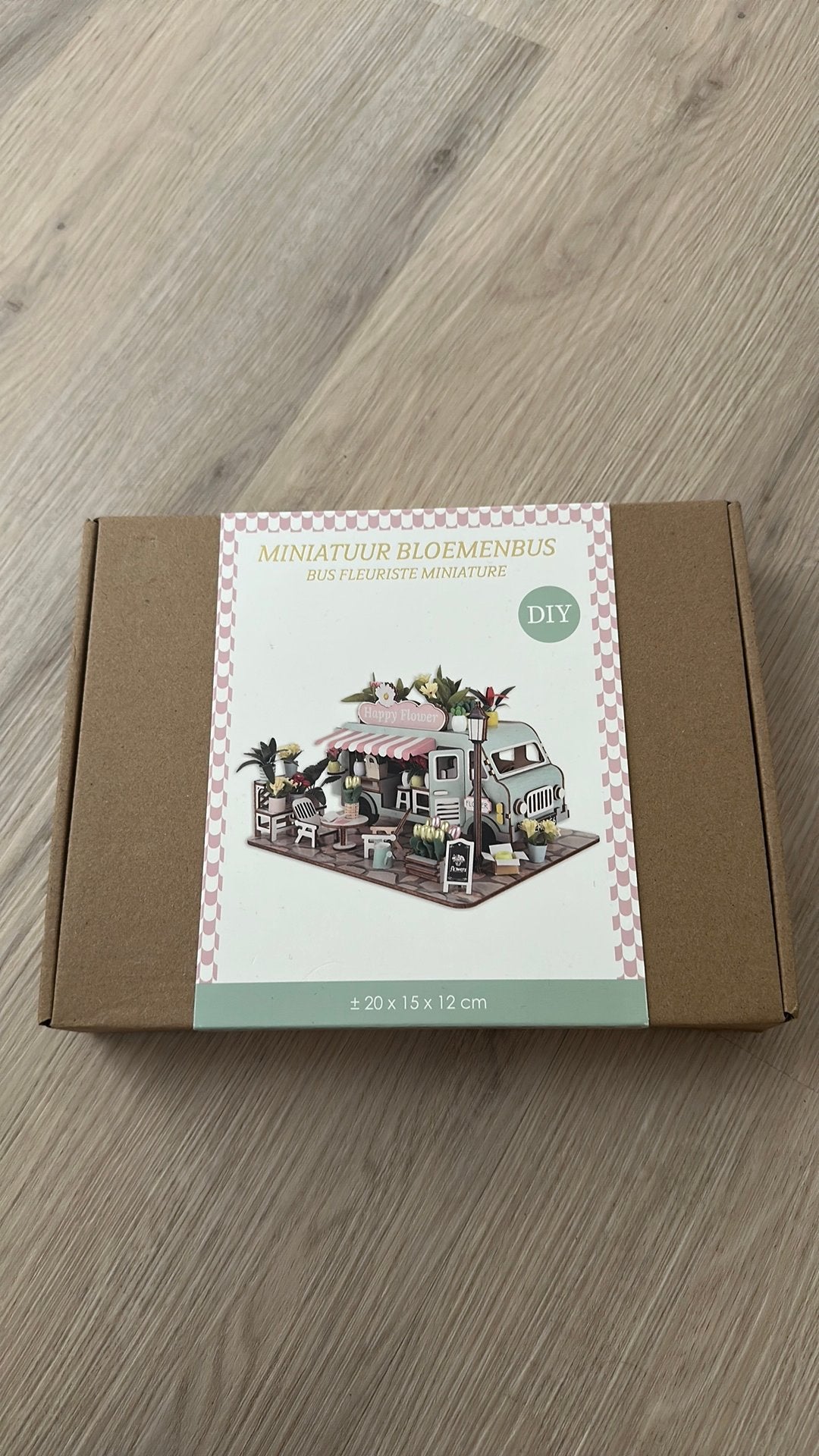 Miniatuur bloemenbus, Ophalen of Verzenden, Nieuw, Groter dan 1:32