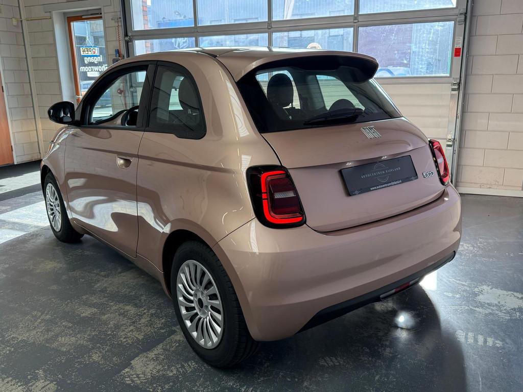 Fiat 500 E Urban 42 kWh, Carplay, Cruise Control, Auto's, Stof, Overige kleuren, 4 stoelen, 329 km