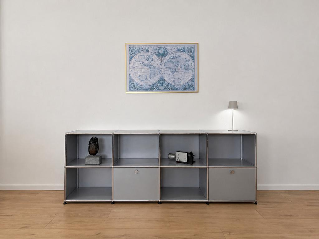 USM Haller Sideboard 2x4 in matt silver, Huis en Inrichting, Kasten | Vitrinekasten, Zo goed als nieuw, Minder dan 100 cm, 25 tot 50 cm