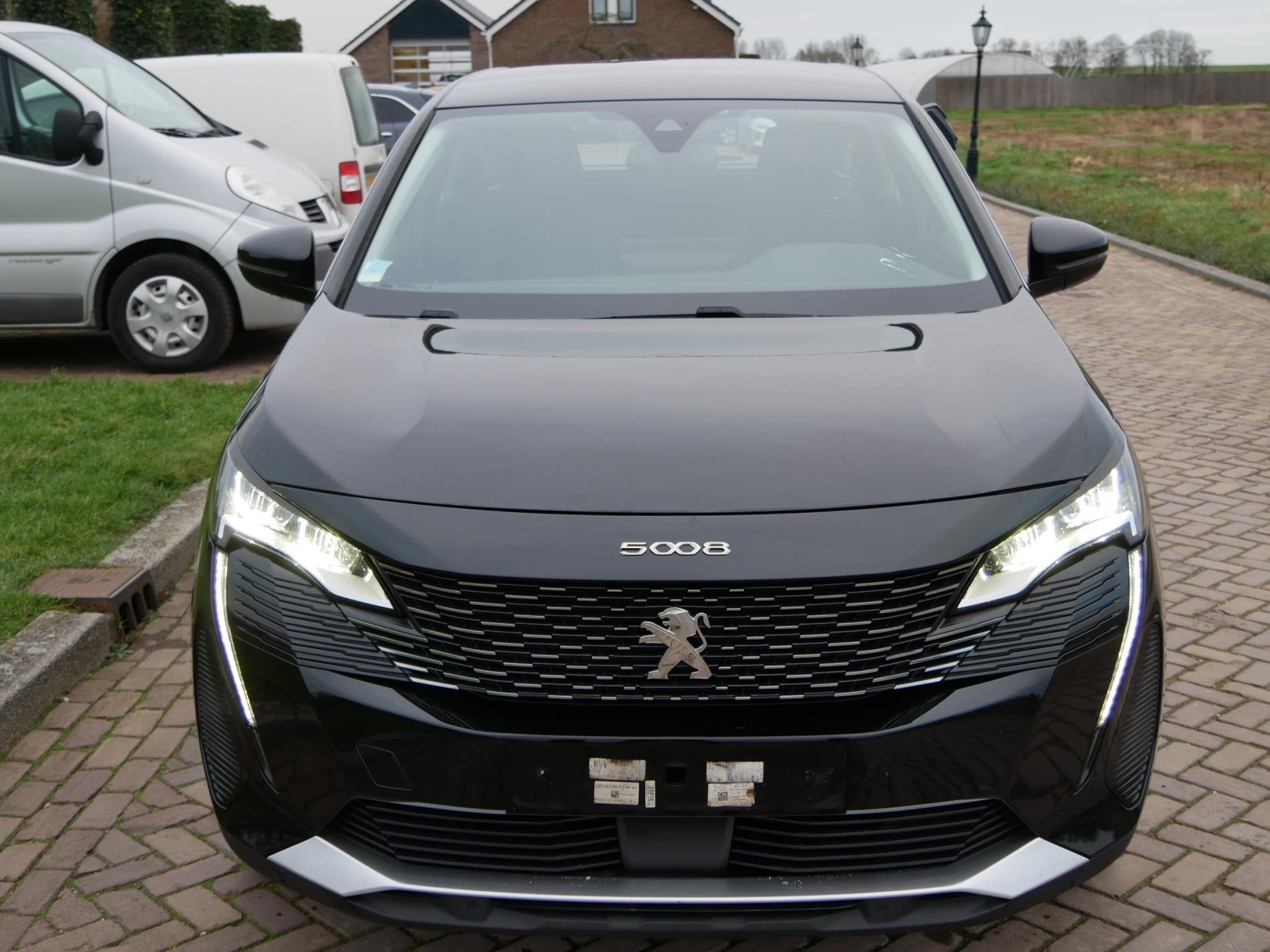 Peugeot 5008 1.5 BlueHDI Active Pack Business EAT8 7-PERS *, Stof, Zwart, 4 cilinders, Zwart